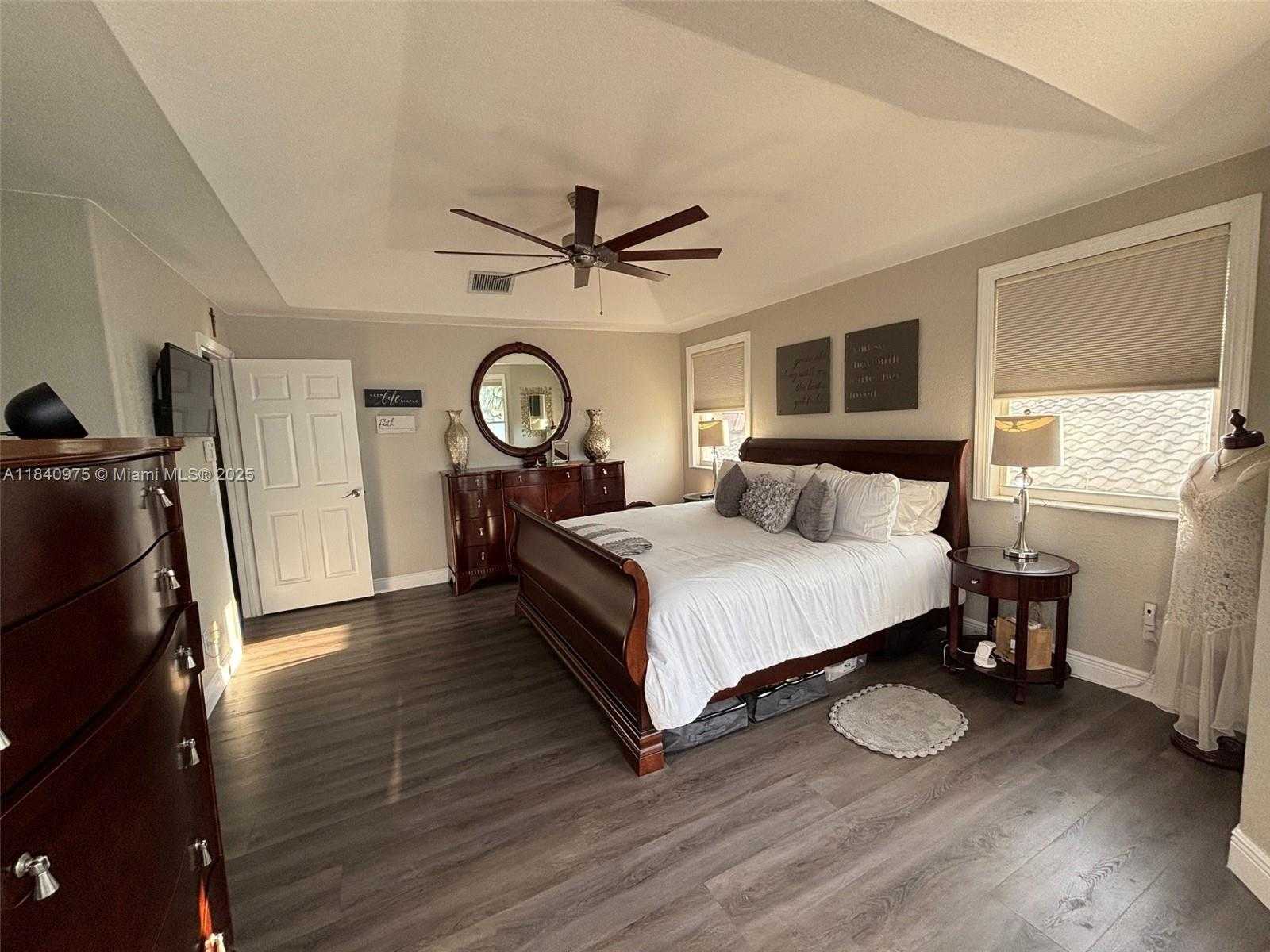 Small Image of 18265 NORTH WEST 12TH ST, Pembroke Pines Number 9