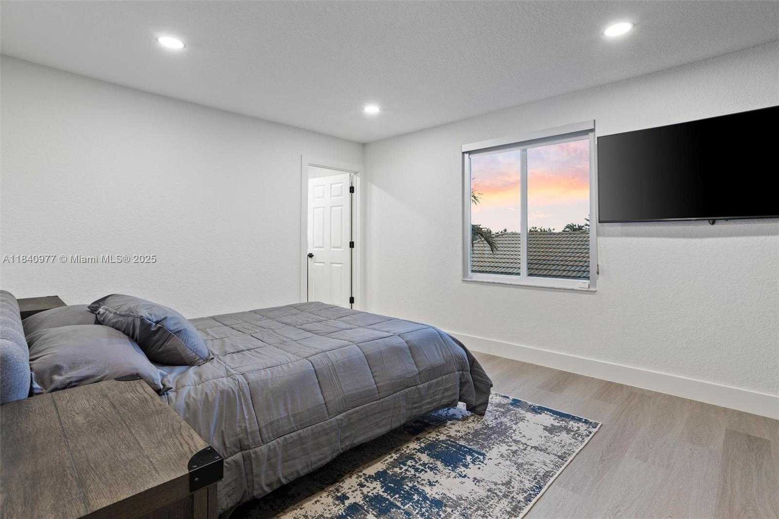Small Image of 1885 NORTH WEST 139TH TER, Pembroke Pines Number 27
