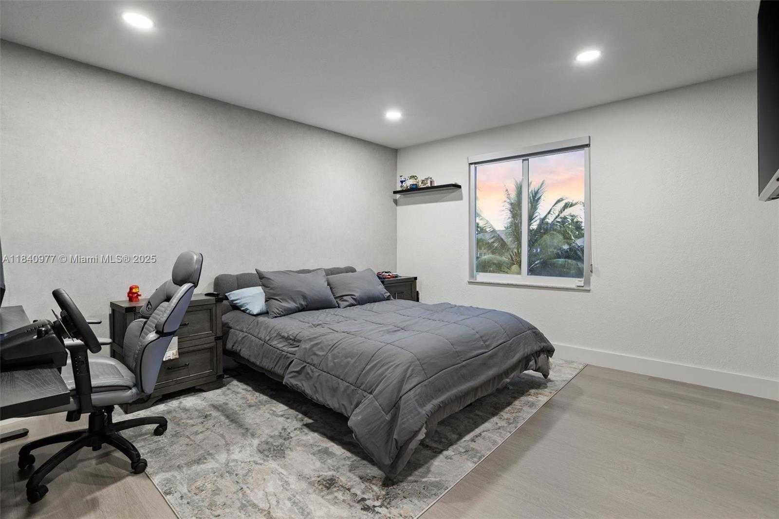 Small Image of 1885 NORTH WEST 139TH TER, Pembroke Pines Number 28