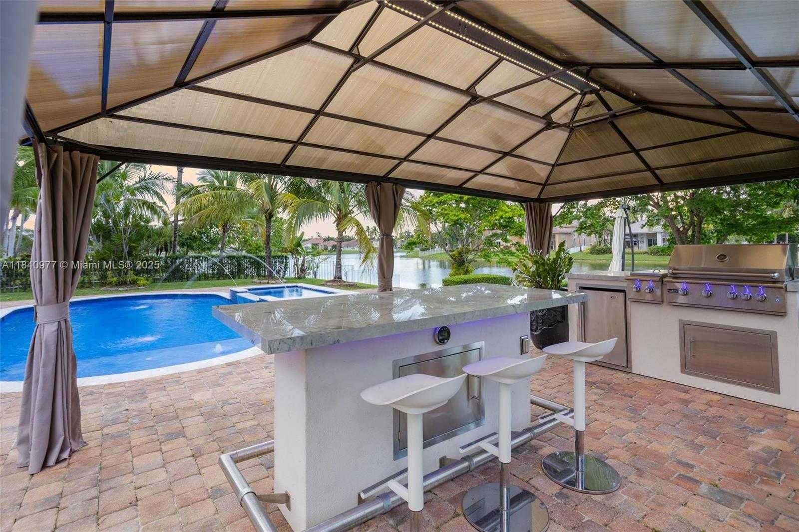 Small Image of 1885 NORTH WEST 139TH TER, Pembroke Pines Number 34