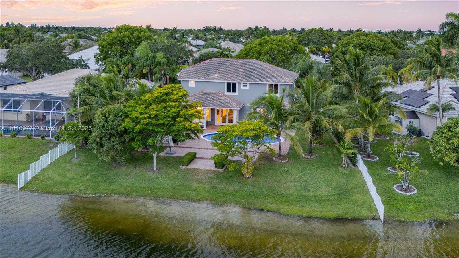 Small Image of 1885 NORTH WEST 139TH TER, Pembroke Pines Number 40
