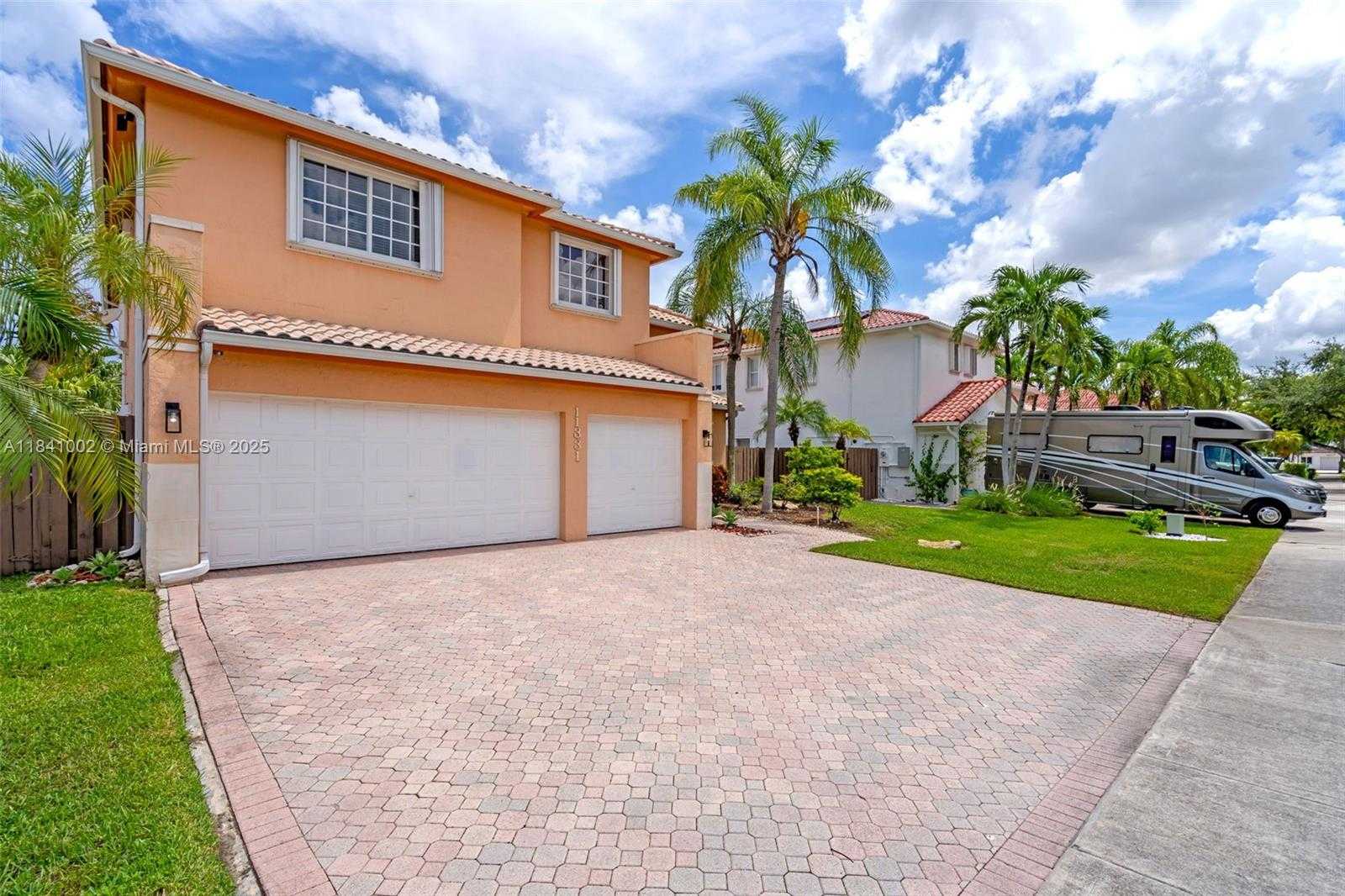Small Image of 11331 NORTH WEST 64TH TER, Doral Number 2