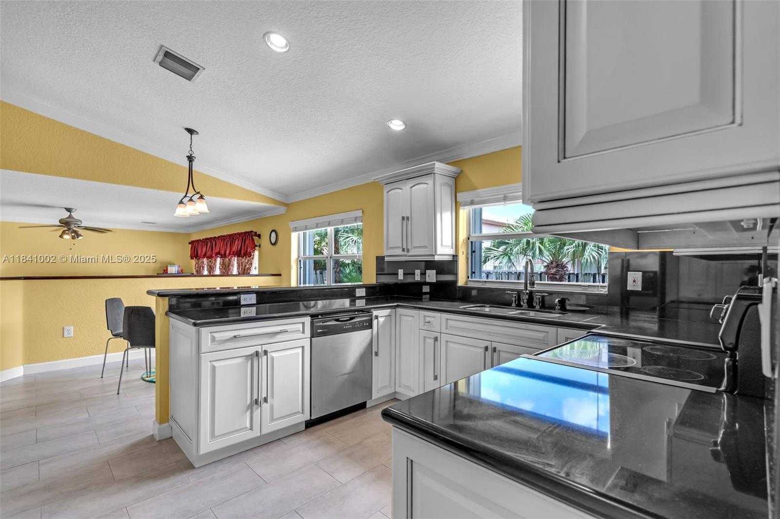 Small Image of 11331 NORTH WEST 64TH TER, Doral Number 20