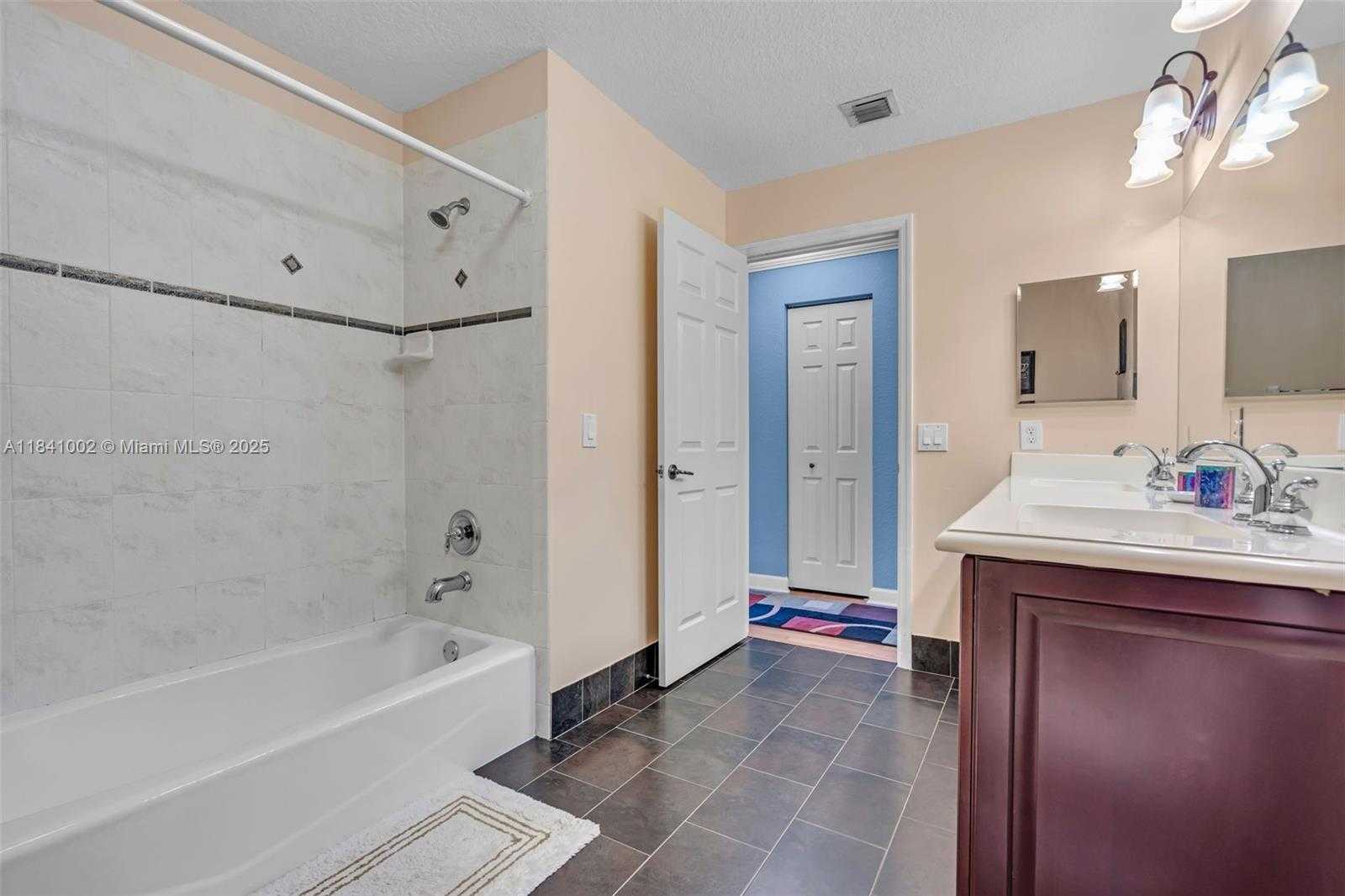 Small Image of 11331 NORTH WEST 64TH TER, Doral Number 25