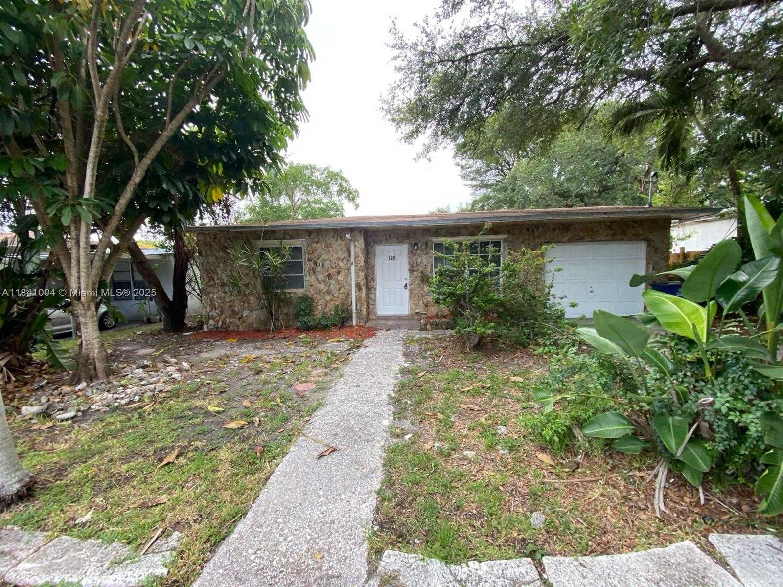 Small Image of 128 SOUTH WEST 7TH TER, Hallandale Beach Number 1