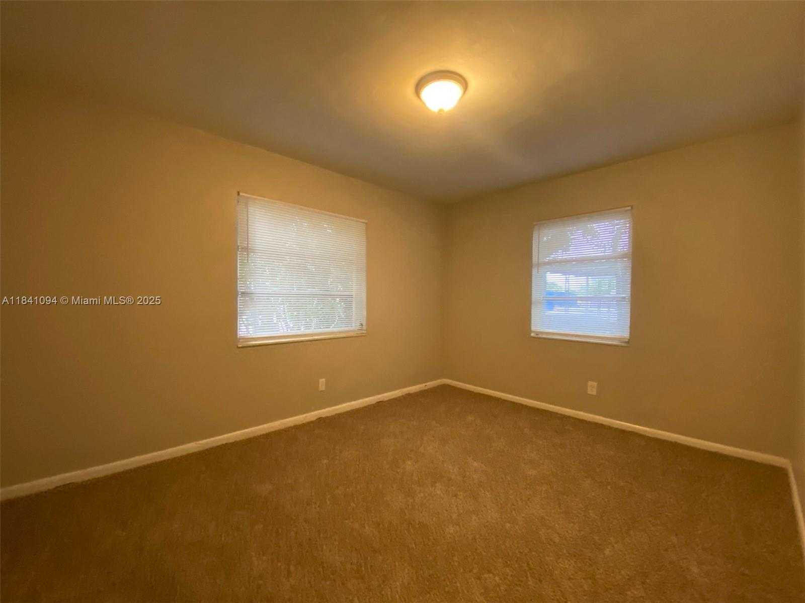 Small Image of 128 SOUTH WEST 7TH TER, Hallandale Beach Number 10