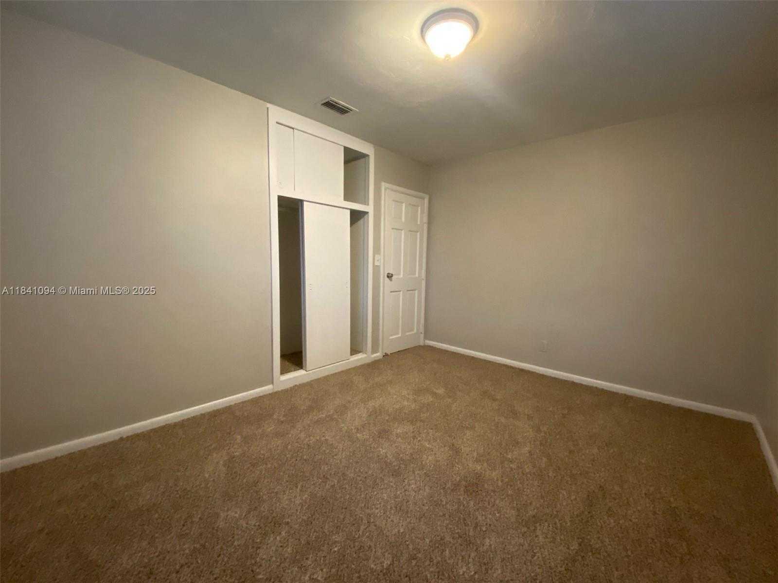 Small Image of 128 SOUTH WEST 7TH TER, Hallandale Beach Number 11