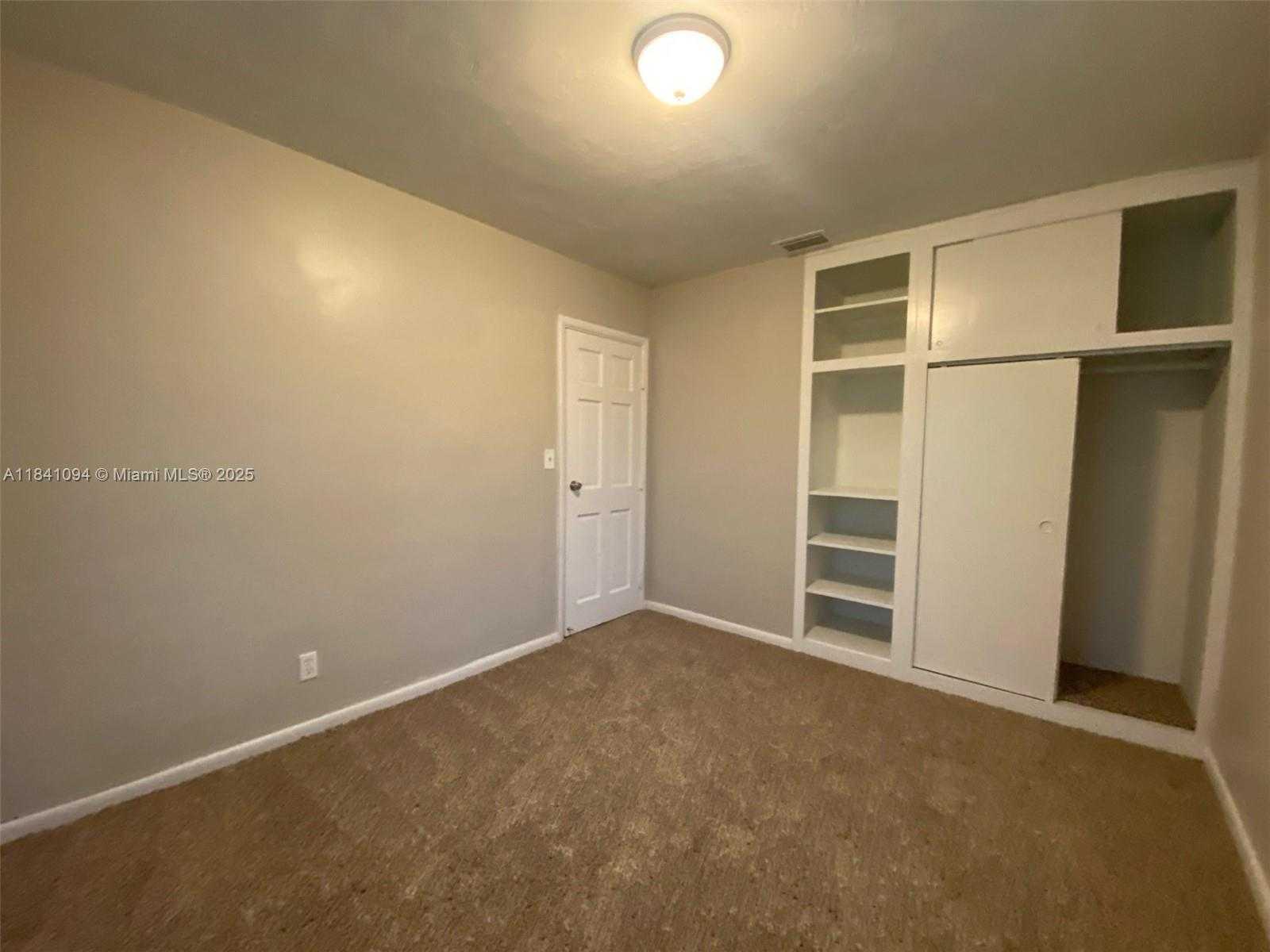 Small Image of 128 SOUTH WEST 7TH TER, Hallandale Beach Number 15