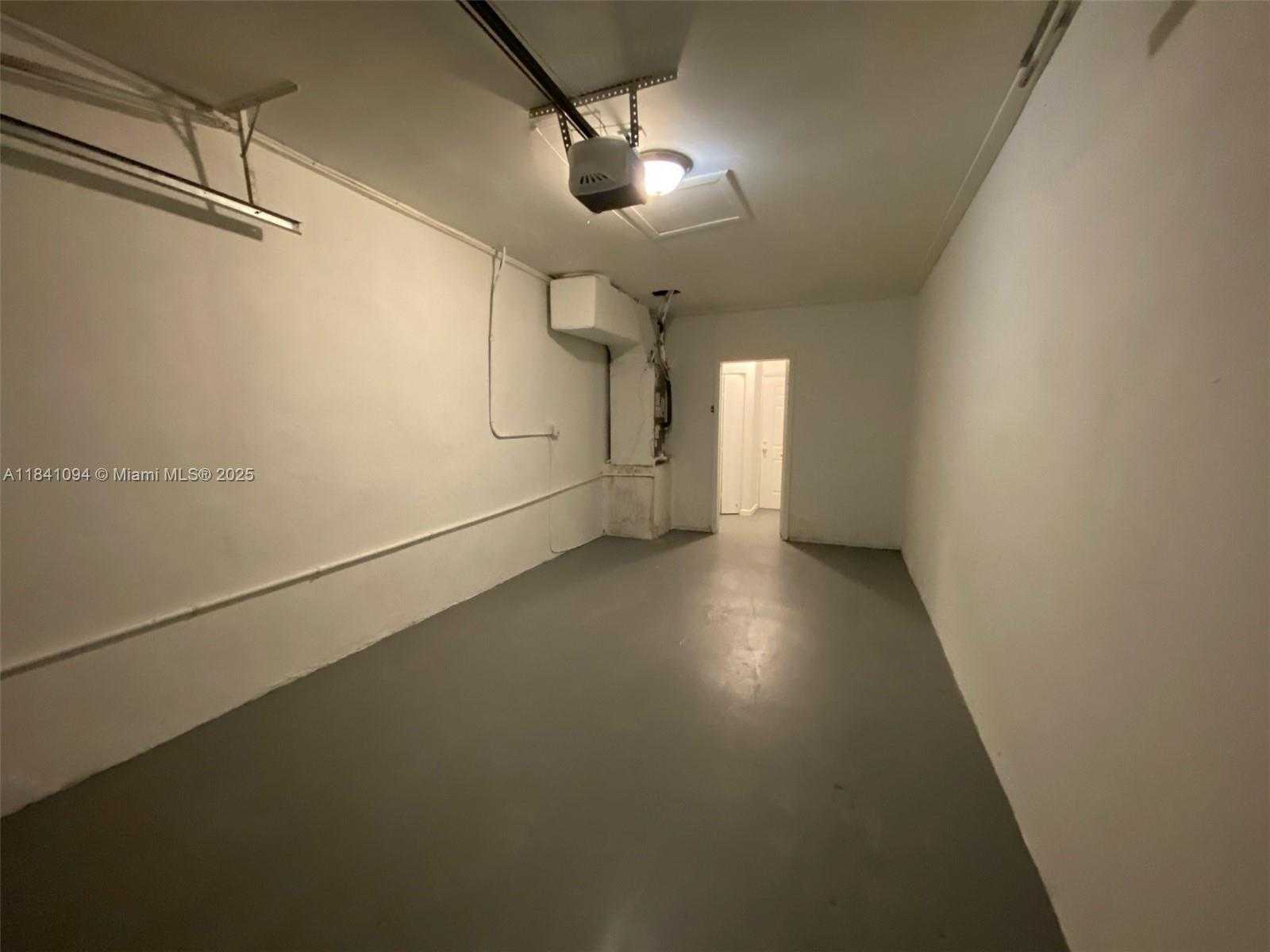 Small Image of 128 SOUTH WEST 7TH TER, Hallandale Beach Number 21