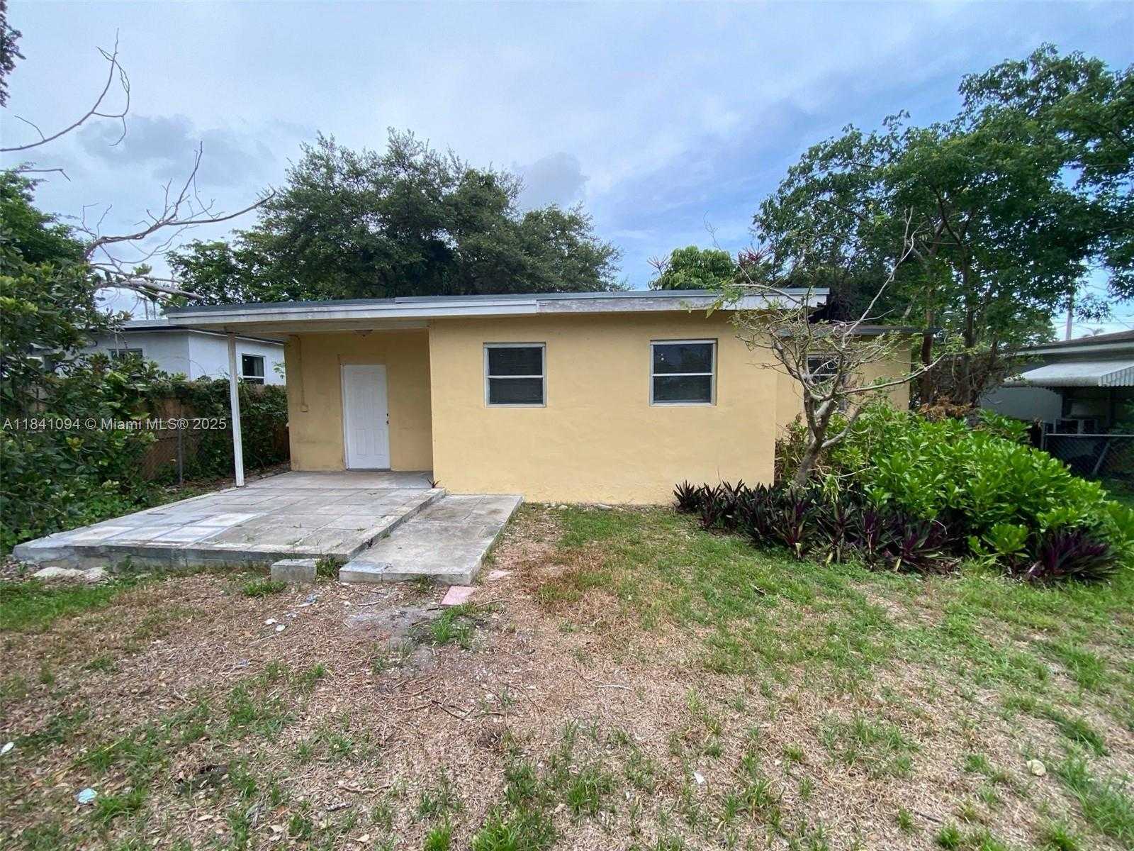 Small Image of 128 SOUTH WEST 7TH TER, Hallandale Beach Number 23