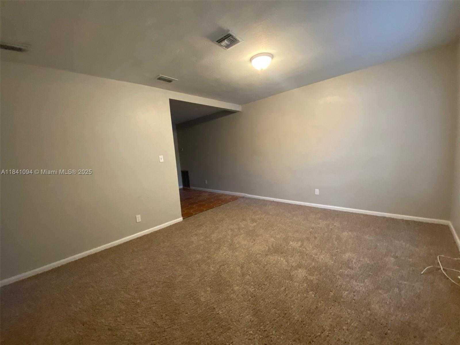 Small Image of 128 SOUTH WEST 7TH TER, Hallandale Beach Number 3