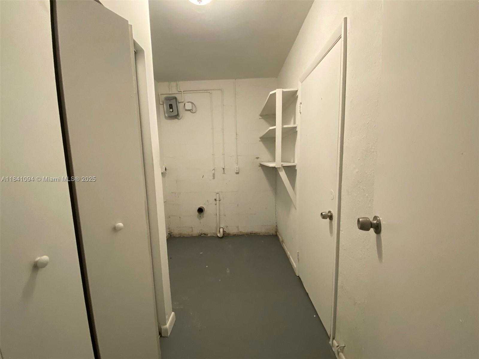 Small Image of 128 SOUTH WEST 7TH TER, Hallandale Beach Number 9