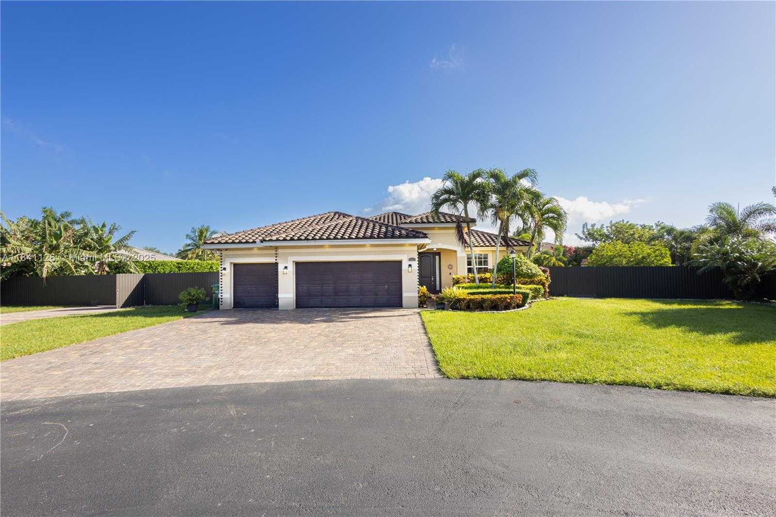 Small Image of 2133 NORTH WEST 14TH PL, Homestead Number 54