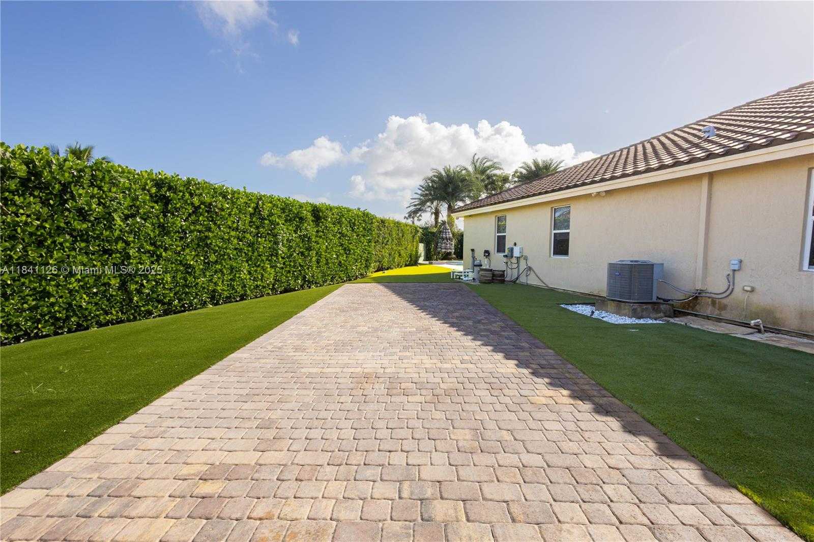 Small Image of 2133 NORTH WEST 14TH PL, Homestead Number 60