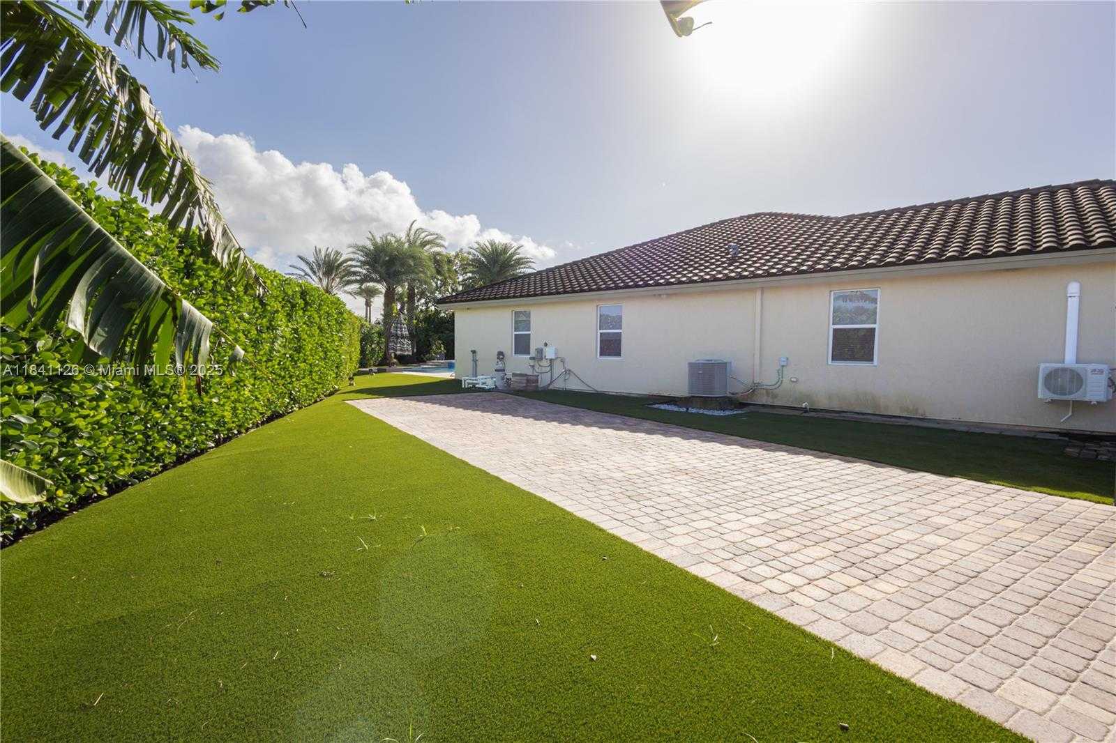 Small Image of 2133 NORTH WEST 14TH PL, Homestead Number 61