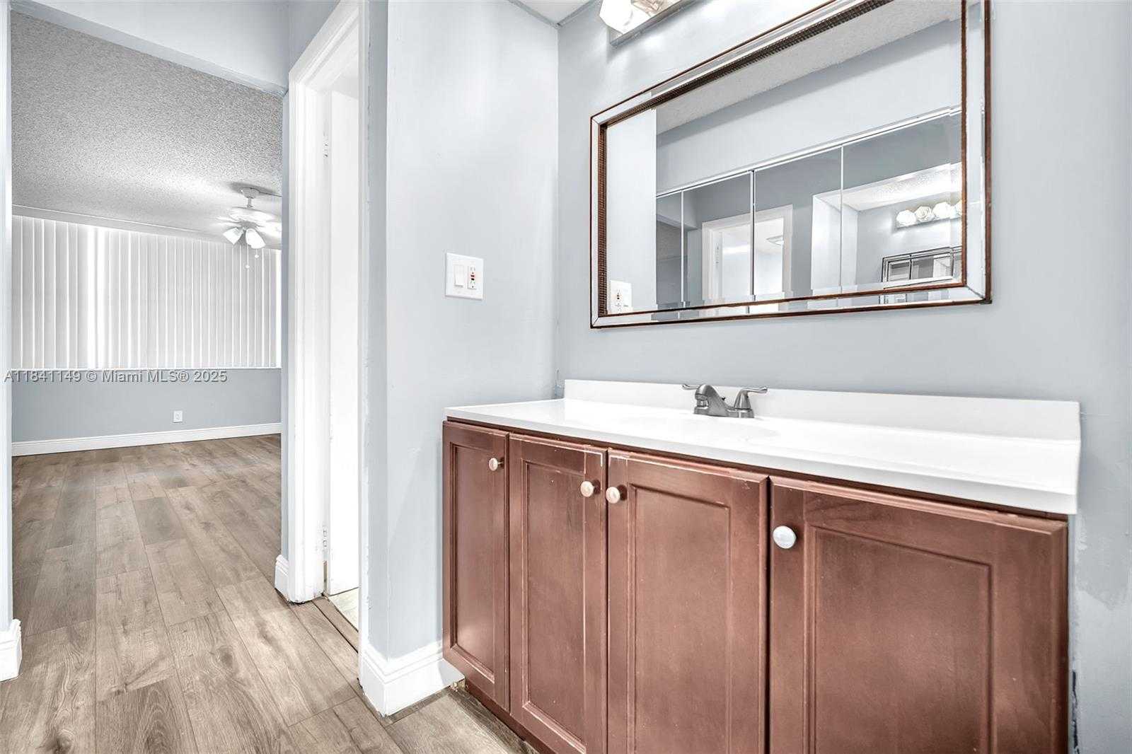 Small Image of 3671 ENVIRON BLVD, Lauderhill Number 12