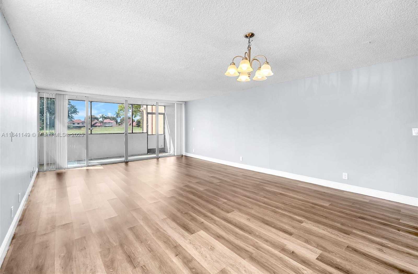 Small Image of 3671 ENVIRON BLVD, Lauderhill Number 18