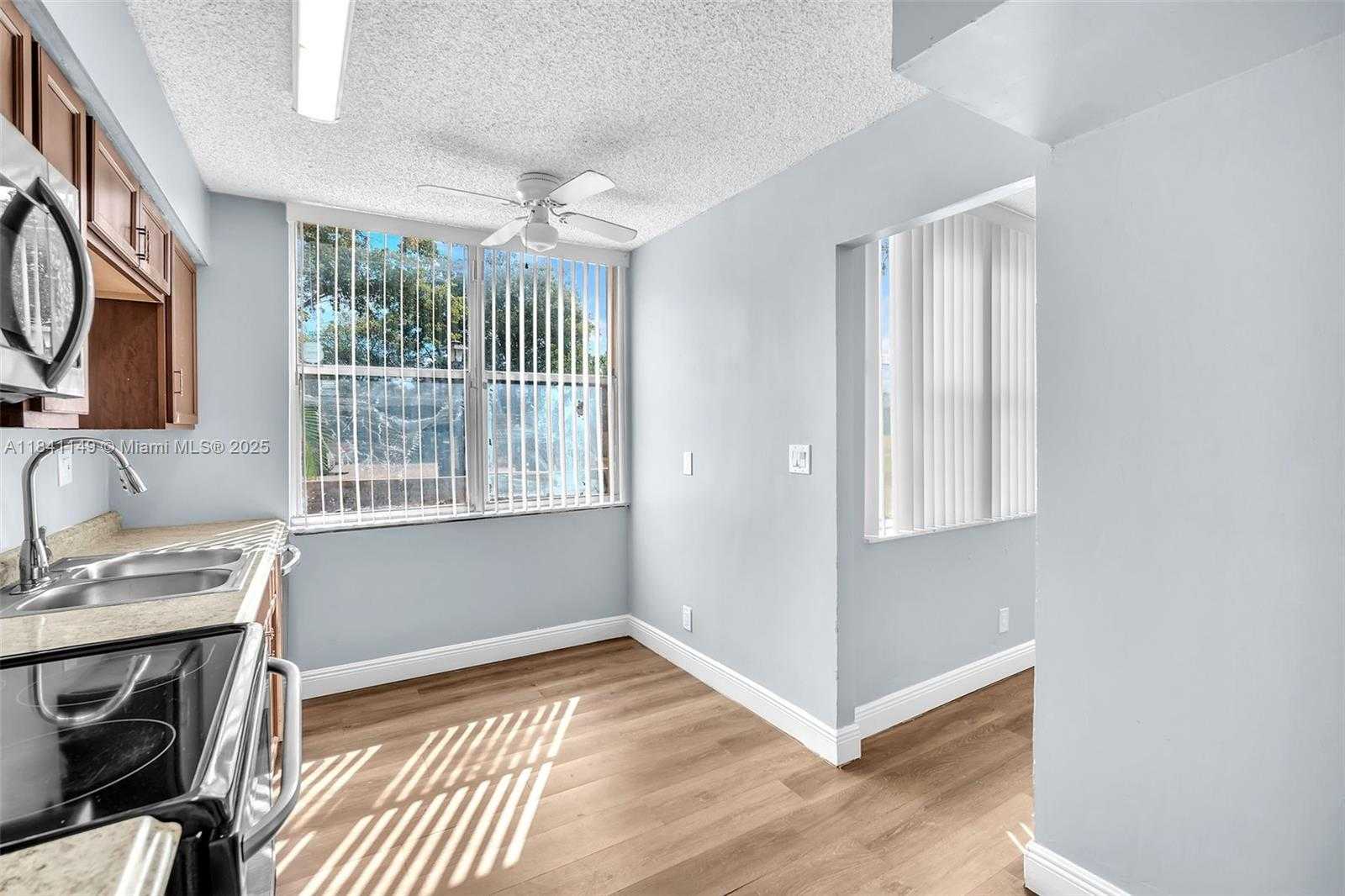 Small Image of 3671 ENVIRON BLVD, Lauderhill Number 20