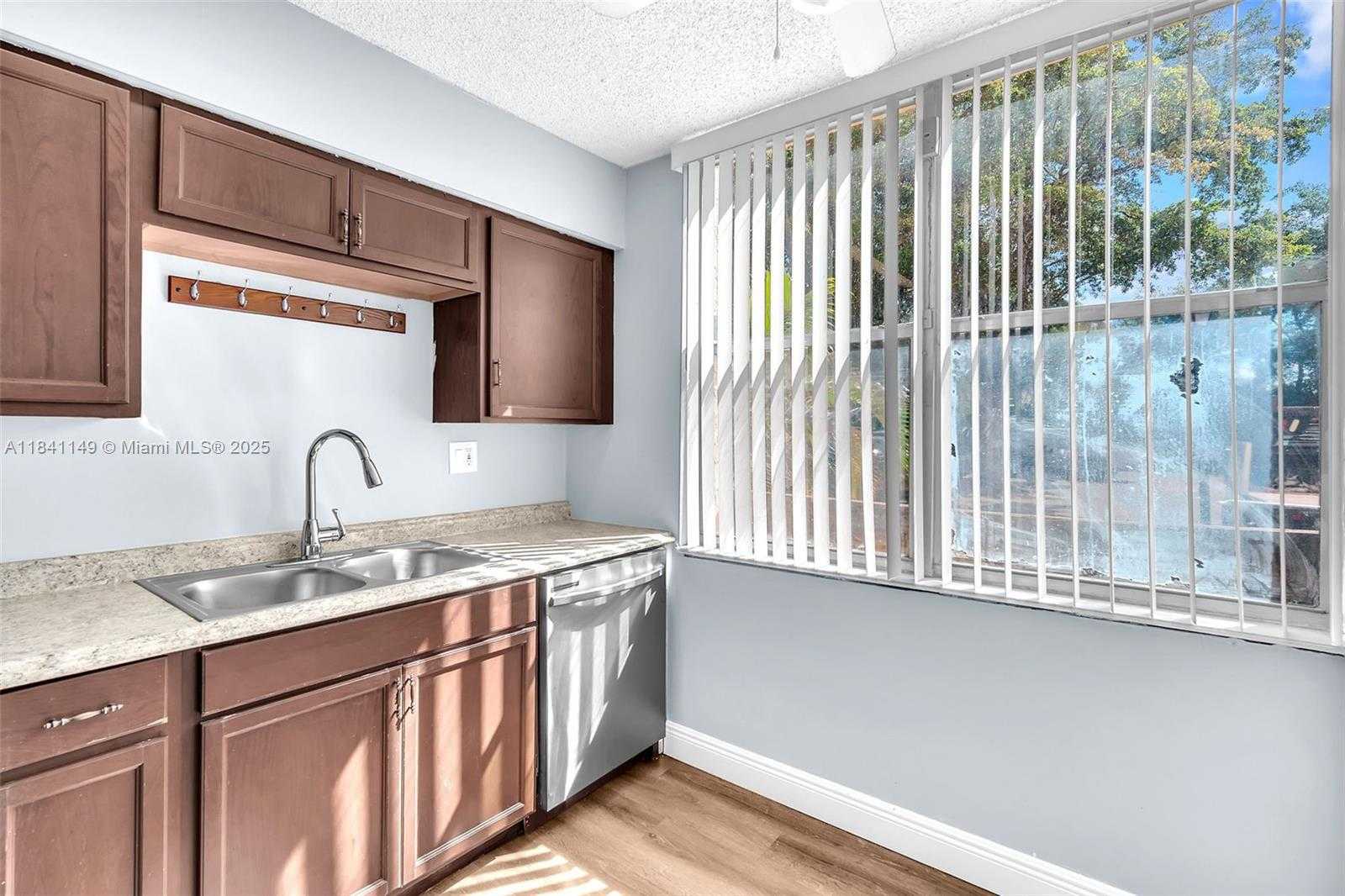 Small Image of 3671 ENVIRON BLVD, Lauderhill Number 21