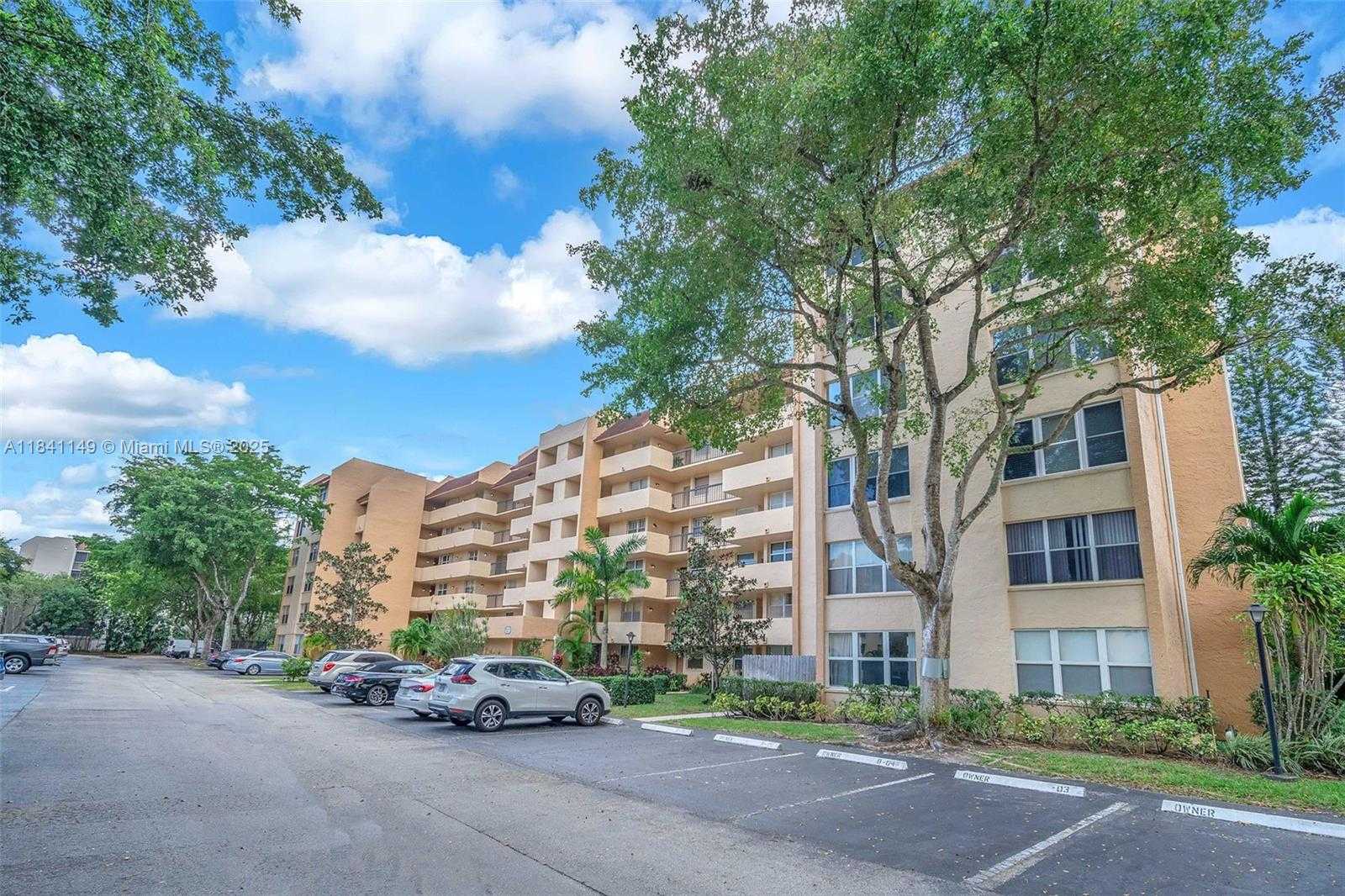 Small Image of 3671 ENVIRON BLVD, Lauderhill Number 4