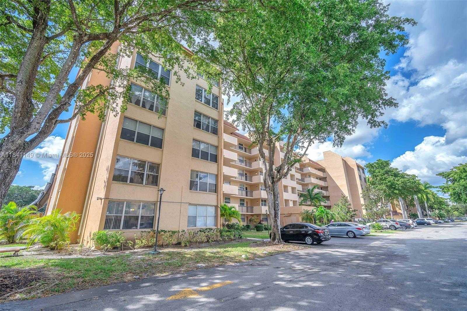 Small Image of 3671 ENVIRON BLVD, Lauderhill Number 5