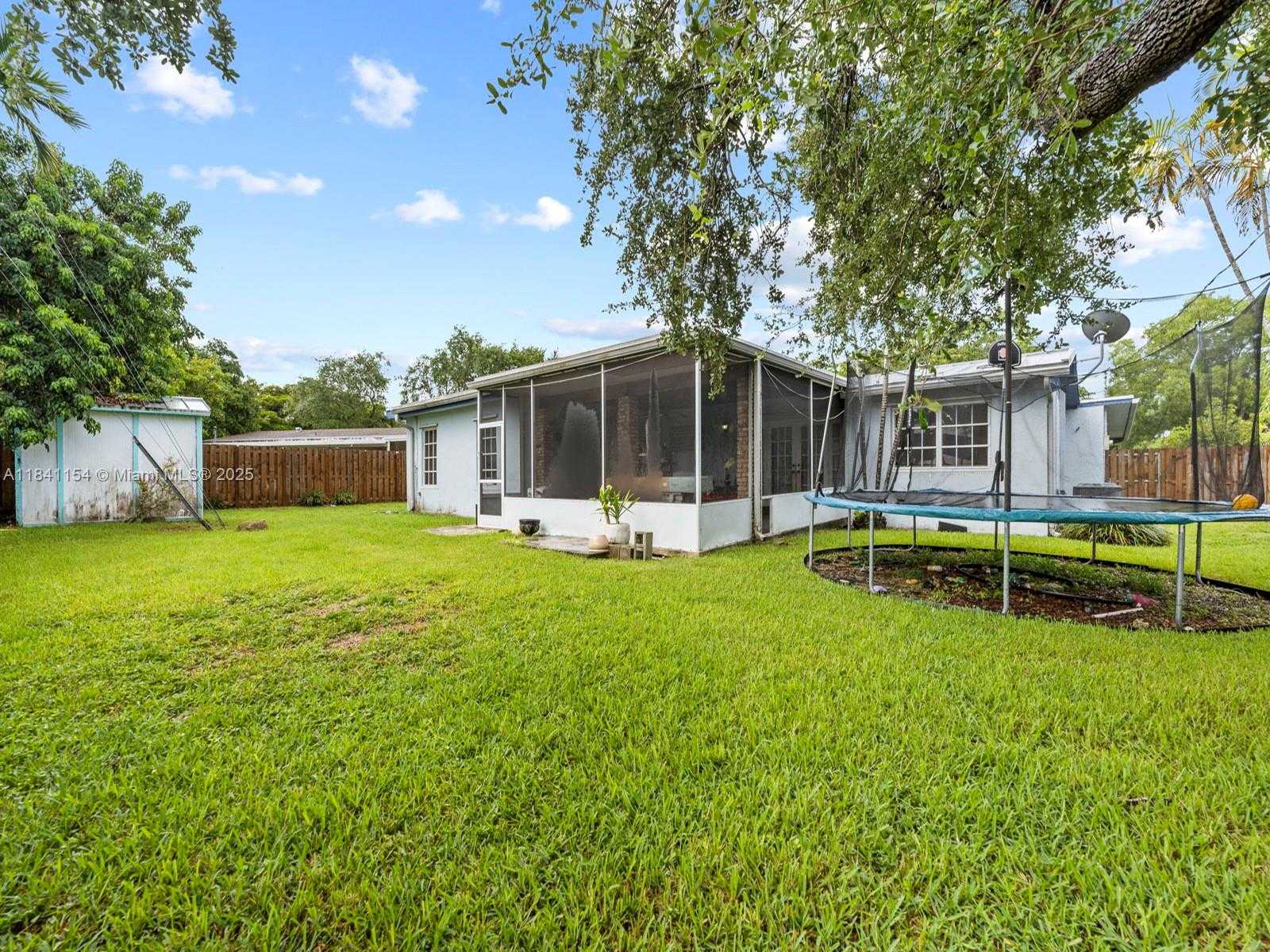 Small Image of 19711 WHISPERING PINES RD, Cutler Bay Number 29