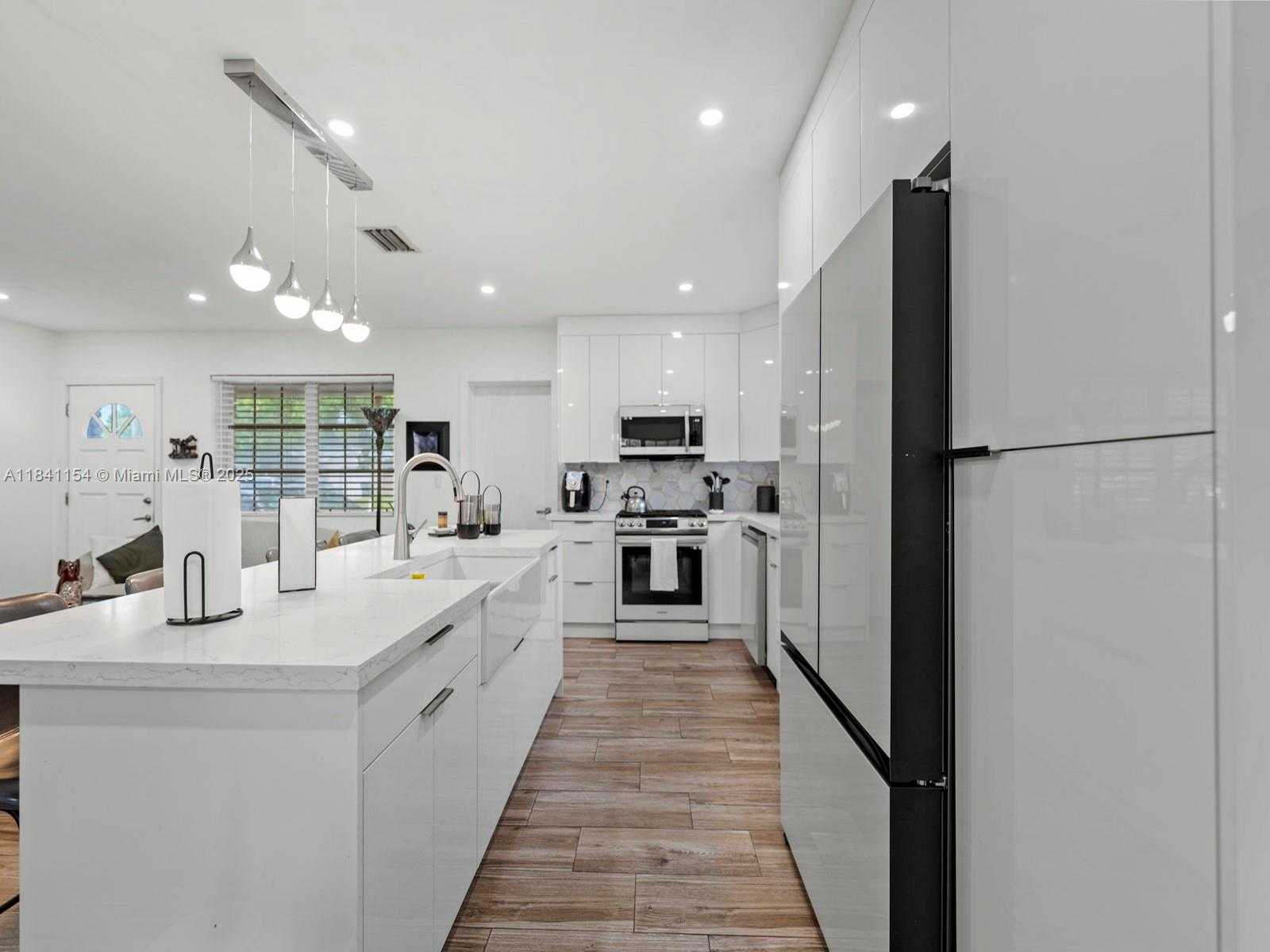 Small Image of 19711 WHISPERING PINES RD, Cutler Bay Number 7