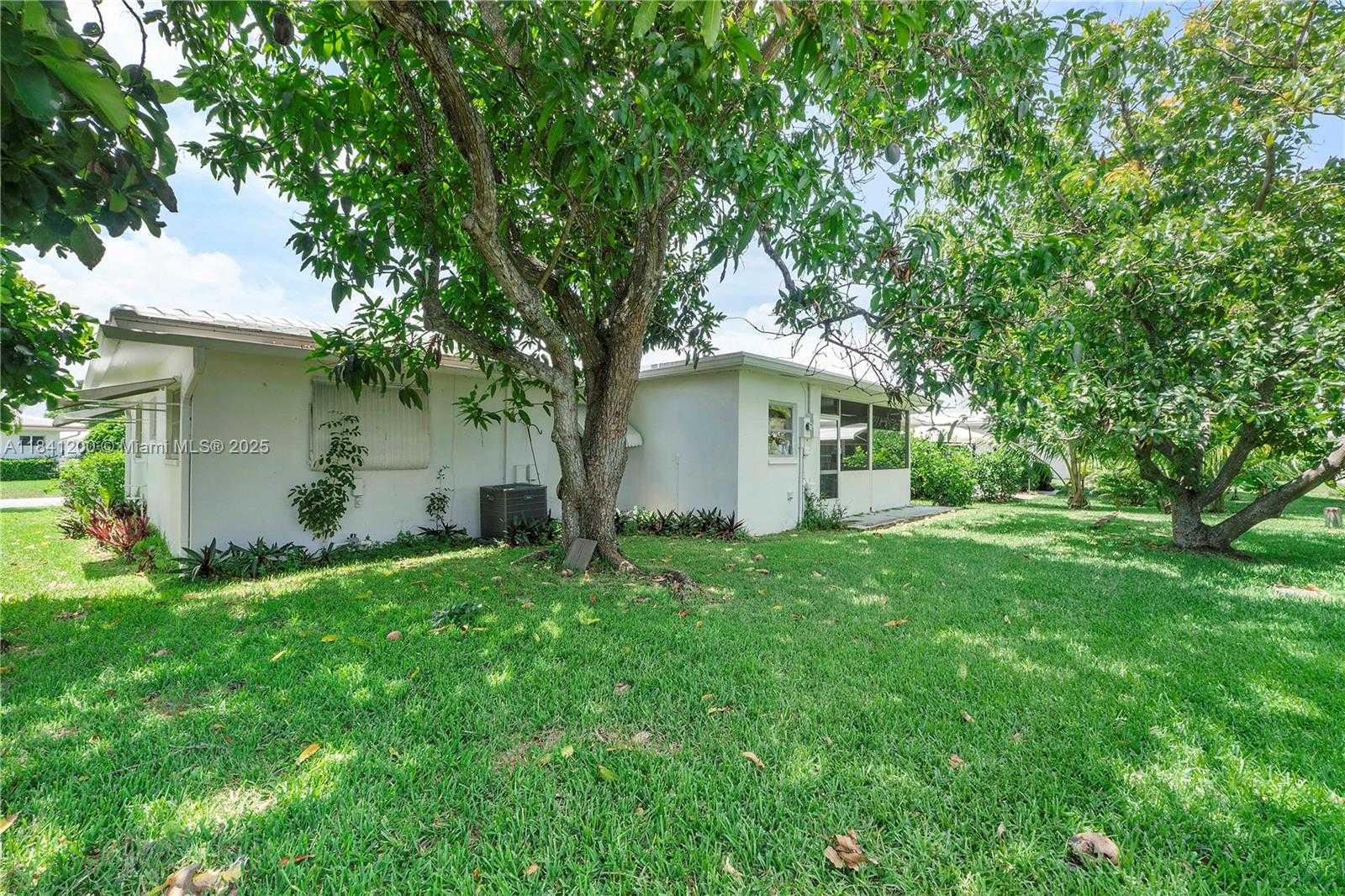 Small Image of 7104 NORTH WEST 71ST AVE, Tamarac Number 15