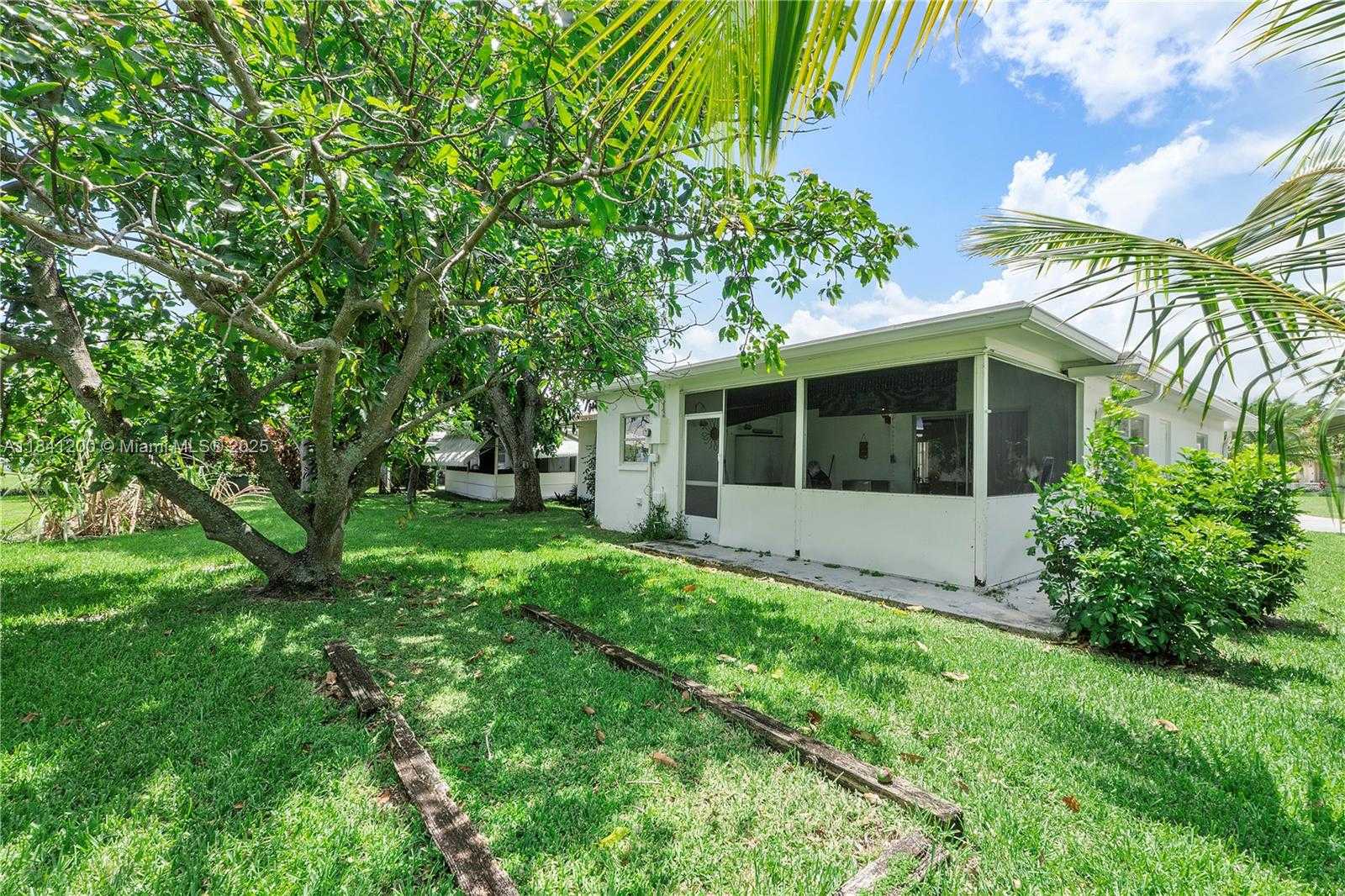 Small Image of 7104 NORTH WEST 71ST AVE, Tamarac Number 16