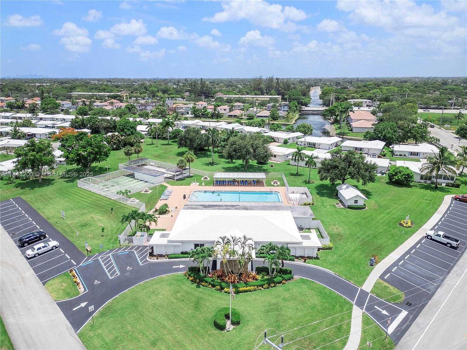 Small Image of 7104 NORTH WEST 71ST AVE, Tamarac Number 19