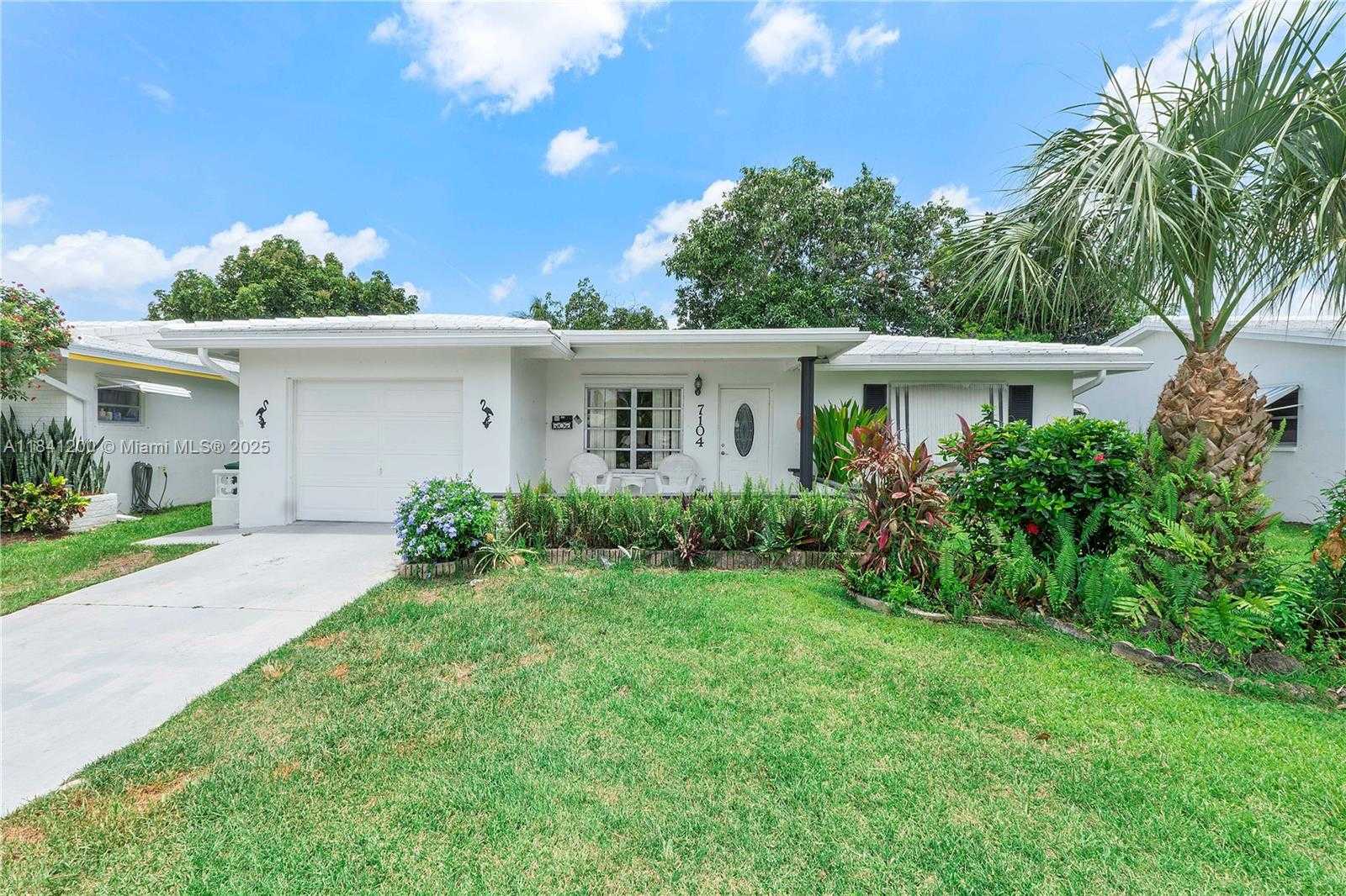 Small Image of 7104 NORTH WEST 71ST AVE, Tamarac Number 2