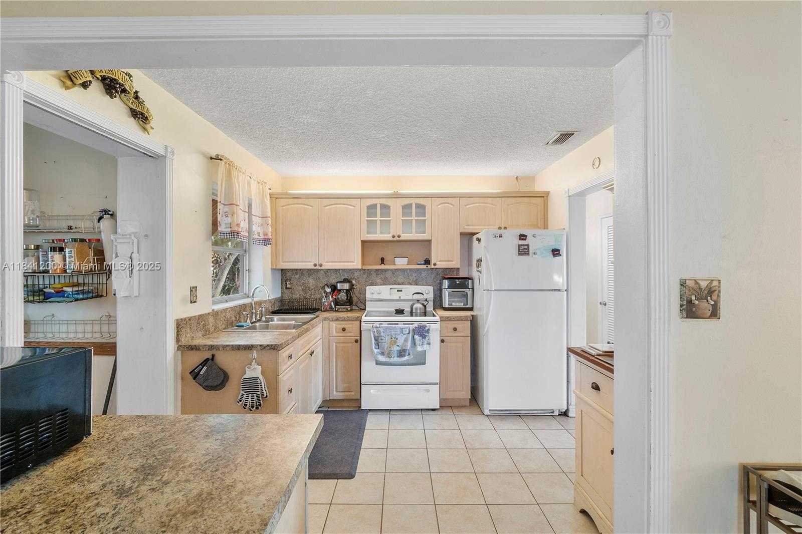 Small Image of 7104 NORTH WEST 71ST AVE, Tamarac Number 9