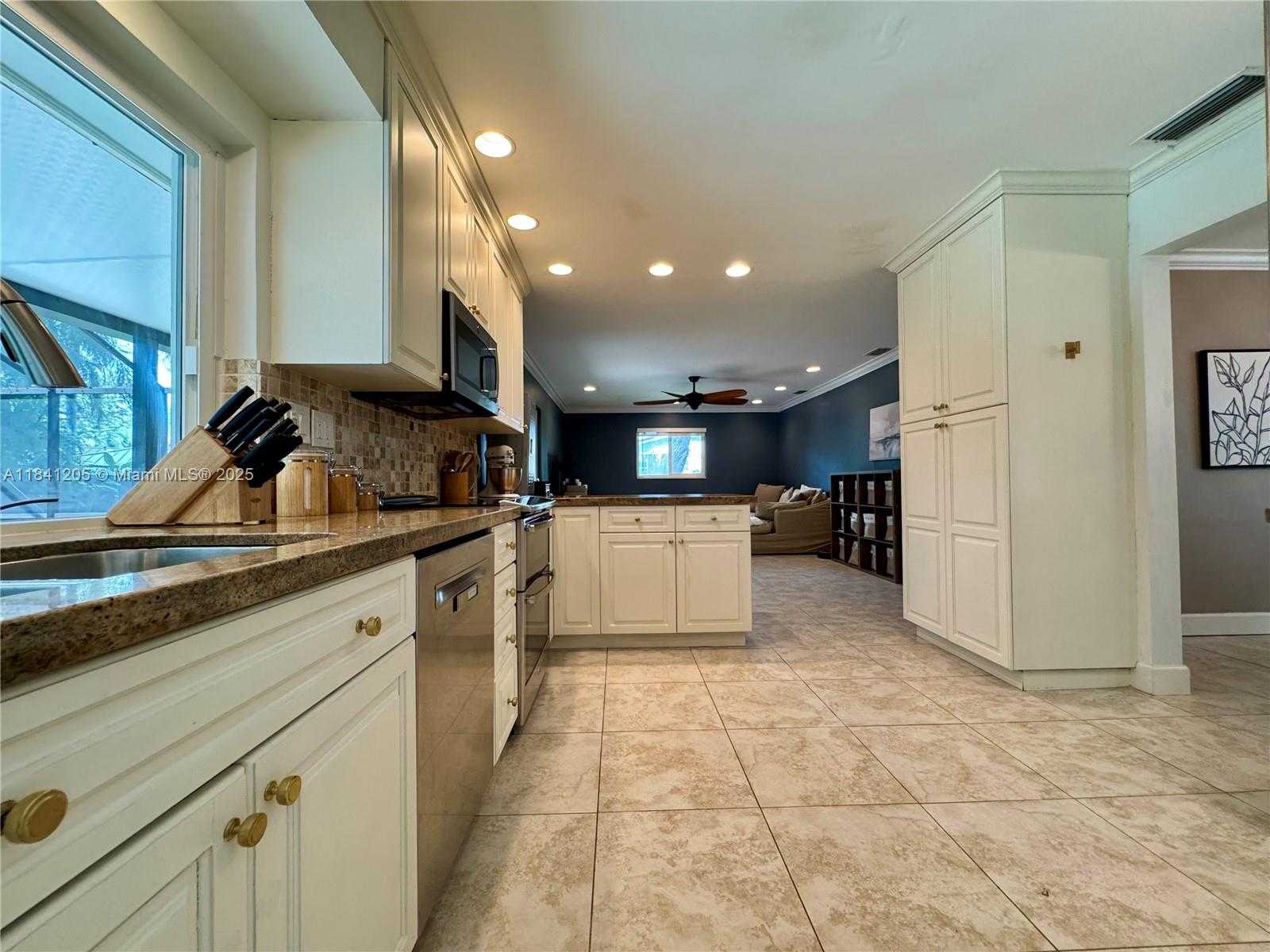 Small Image of 7450 SOUTH WEST 165TH TER, Palmetto Bay Number 20