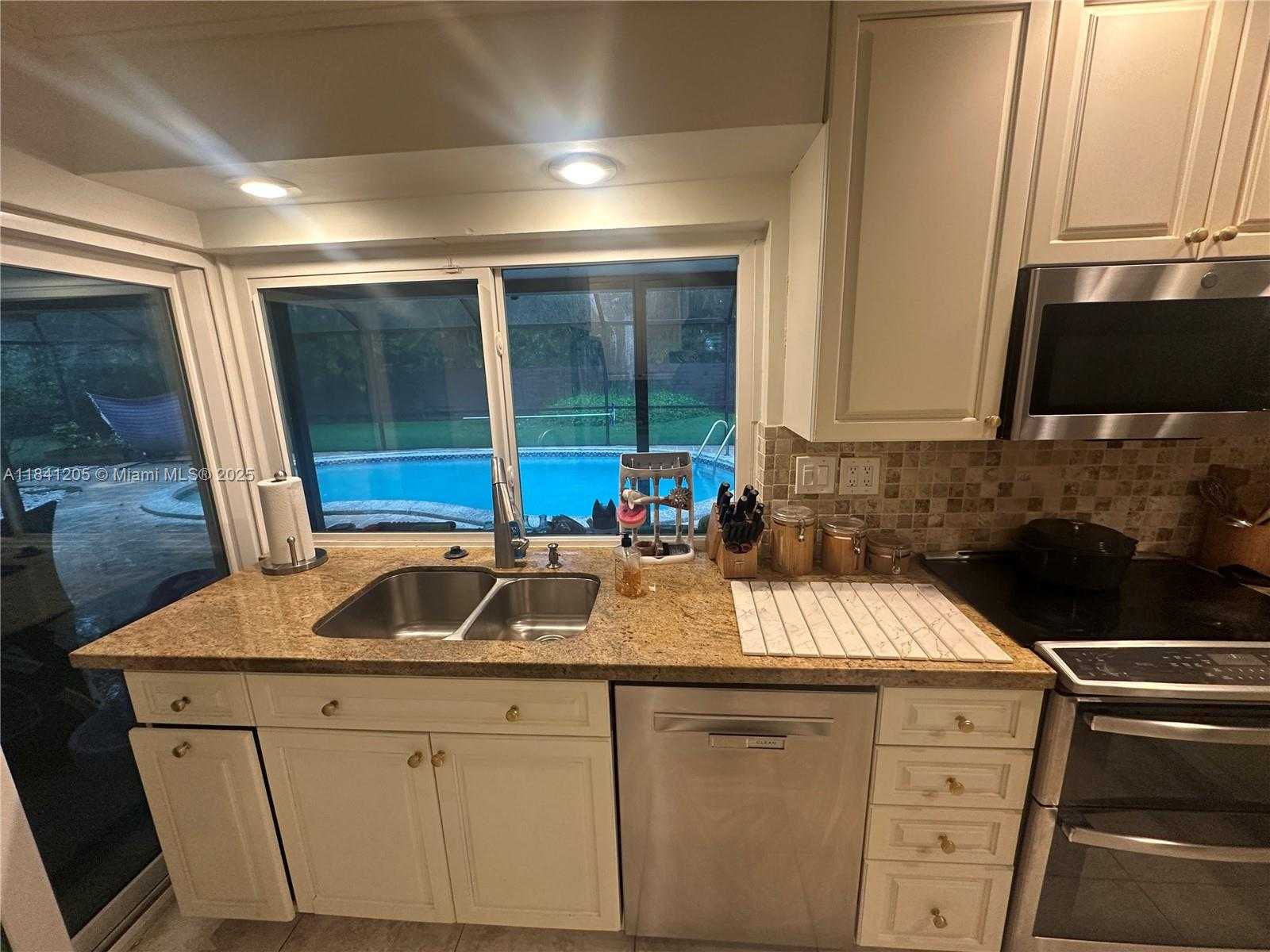 Small Image of 7450 SOUTH WEST 165TH TER, Palmetto Bay Number 21