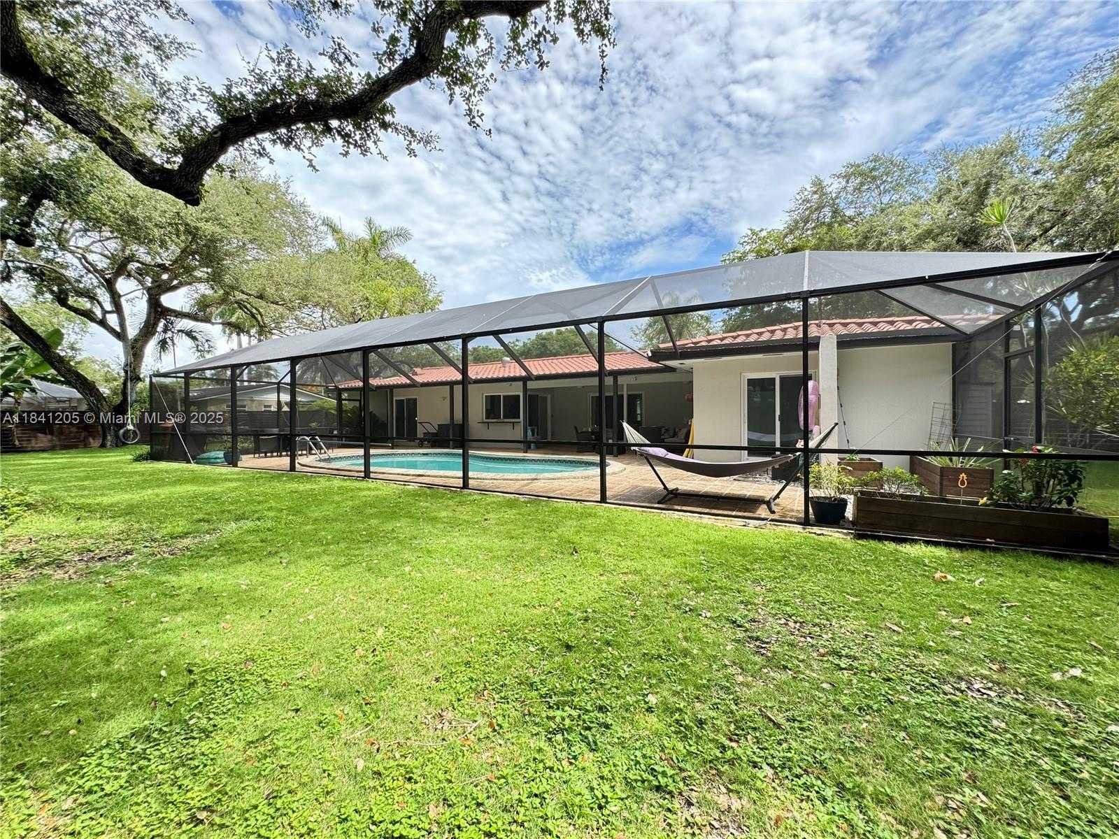 Small Image of 7450 SOUTH WEST 165TH TER, Palmetto Bay Number 4