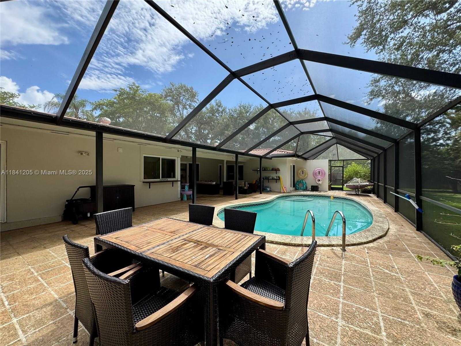 Small Image of 7450 SOUTH WEST 165TH TER, Palmetto Bay Number 8