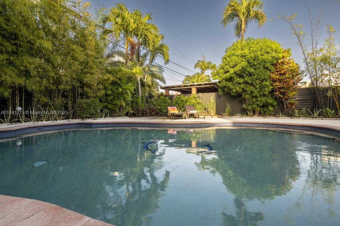 Small Image of 1745 SOUTH WEST 11TH TER, Miami Number 31