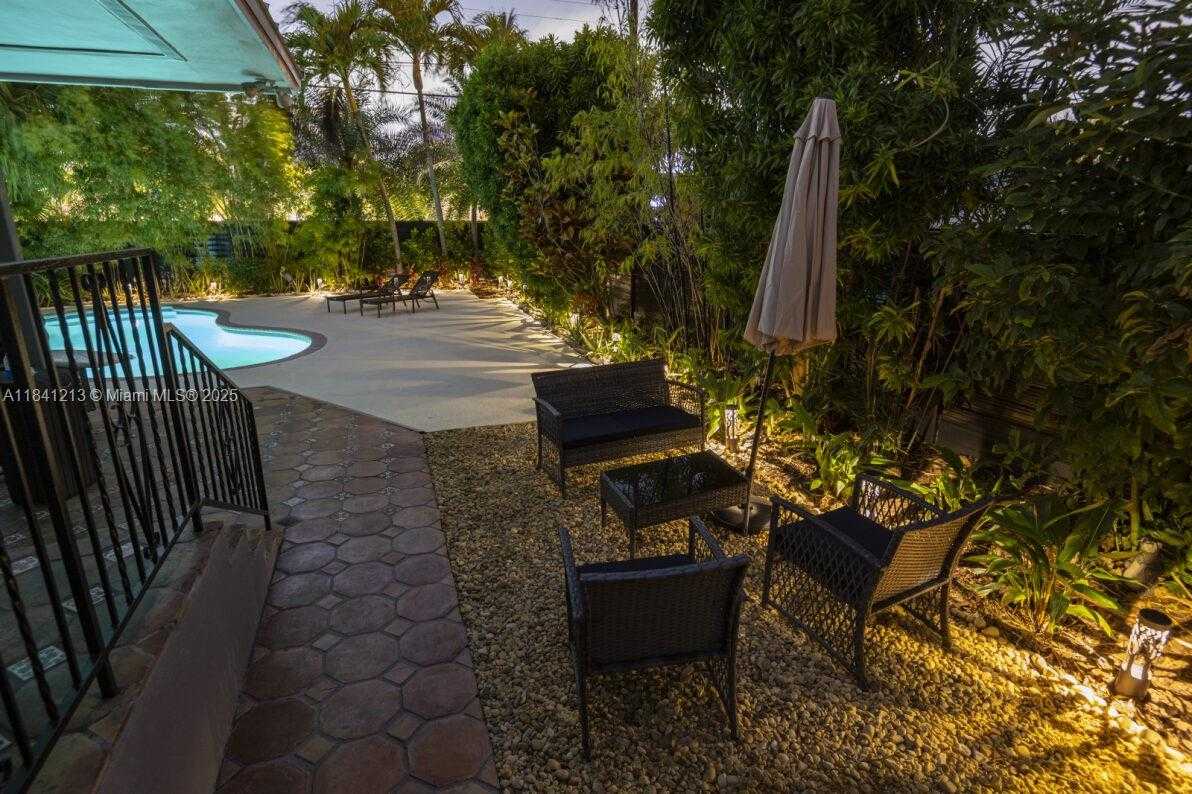 Small Image of 1745 SOUTH WEST 11TH TER, Miami Number 32
