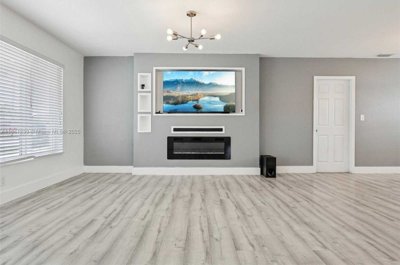 Small Image of 2455 WILEY CT, Hollywood Number 13