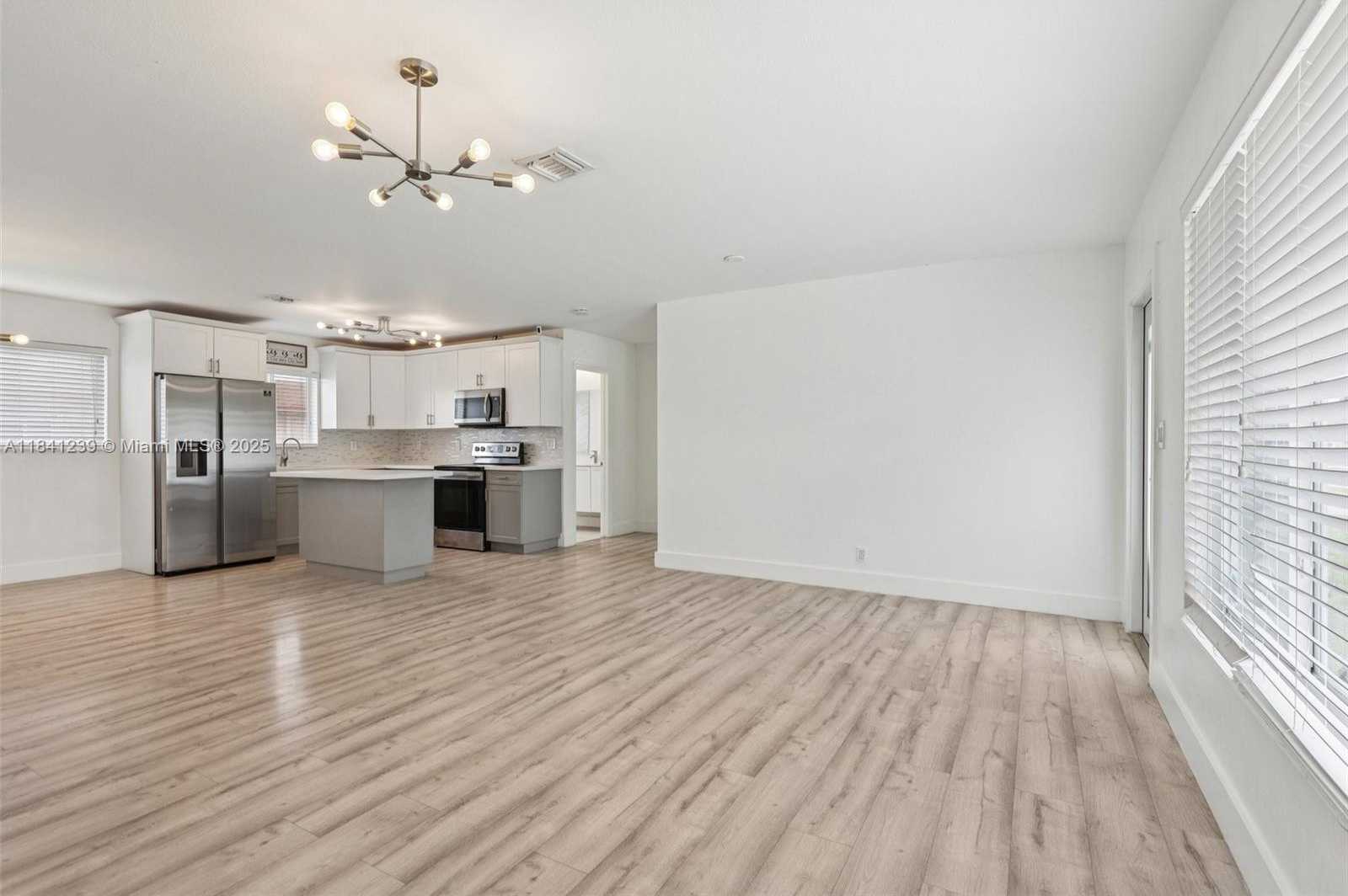 Small Image of 2455 WILEY CT, Hollywood Number 16