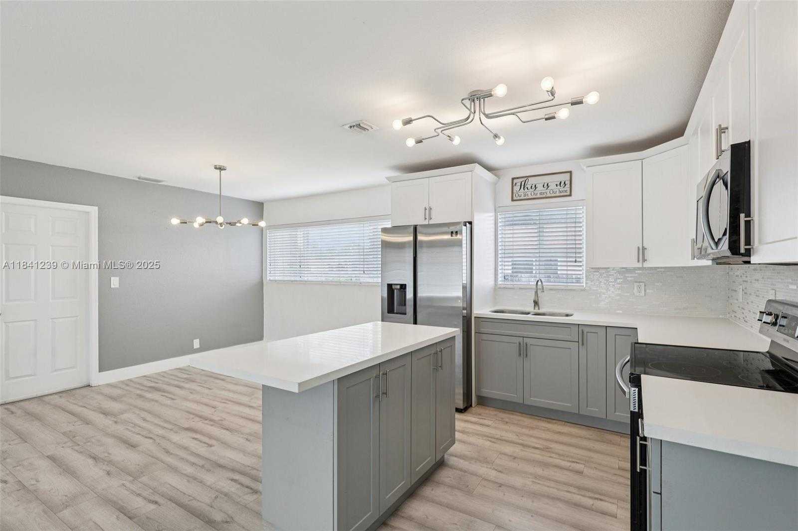 Small Image of 2455 WILEY CT, Hollywood Number 20