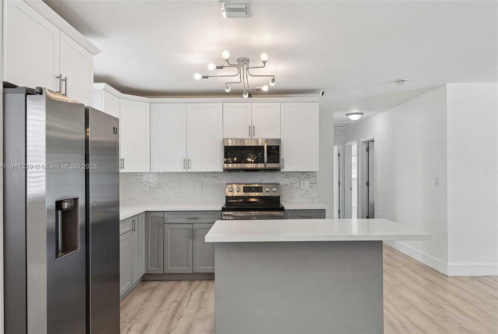 Small Image of 2455 WILEY CT, Hollywood Number 22