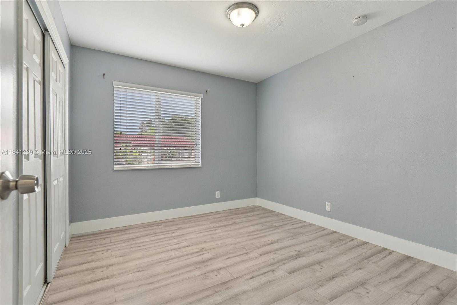 Small Image of 2455 WILEY CT, Hollywood Number 24