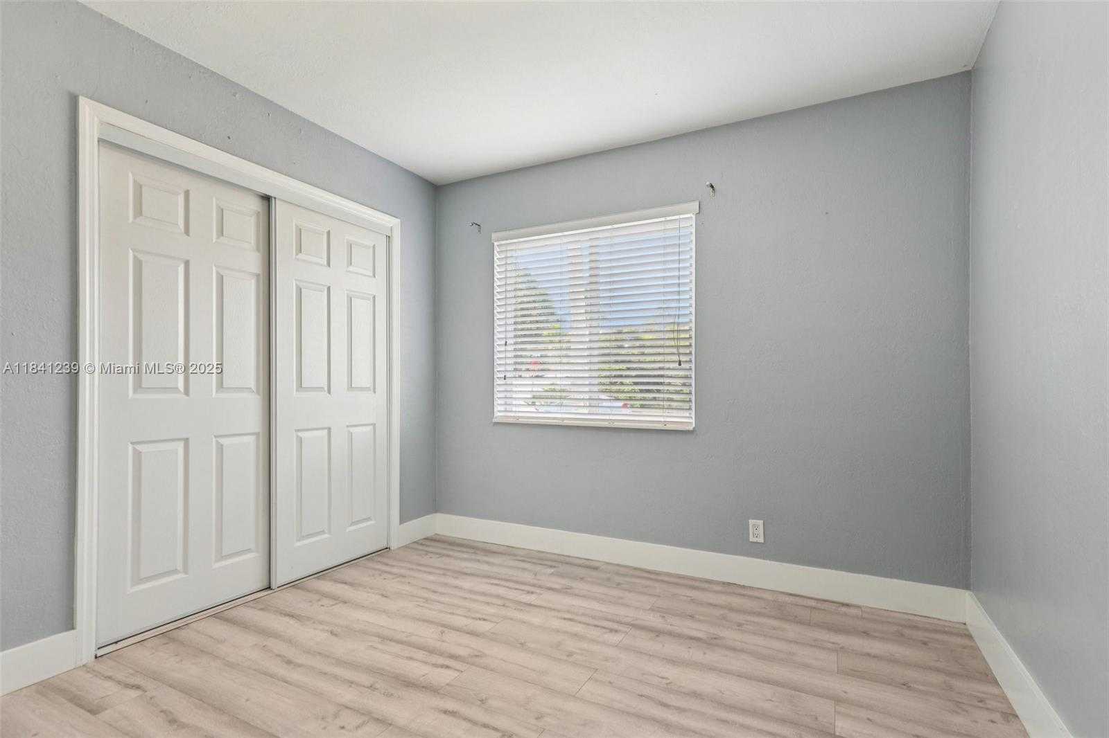 Small Image of 2455 WILEY CT, Hollywood Number 25