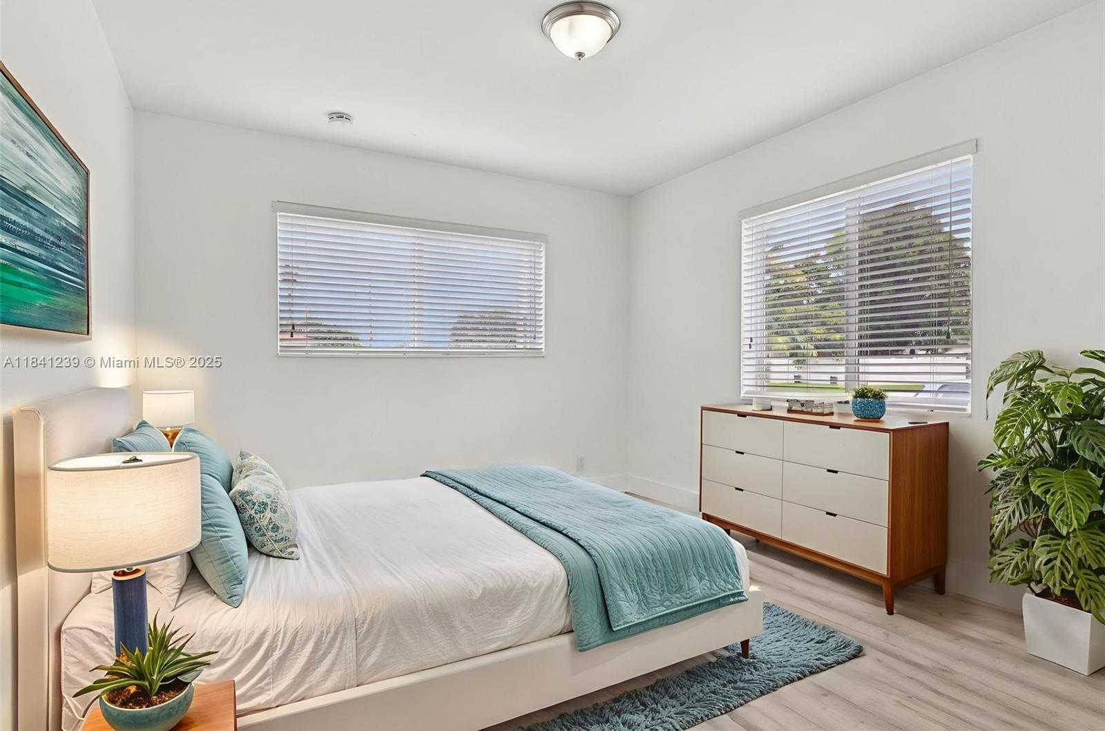 Small Image of 2455 WILEY CT, Hollywood Number 28
