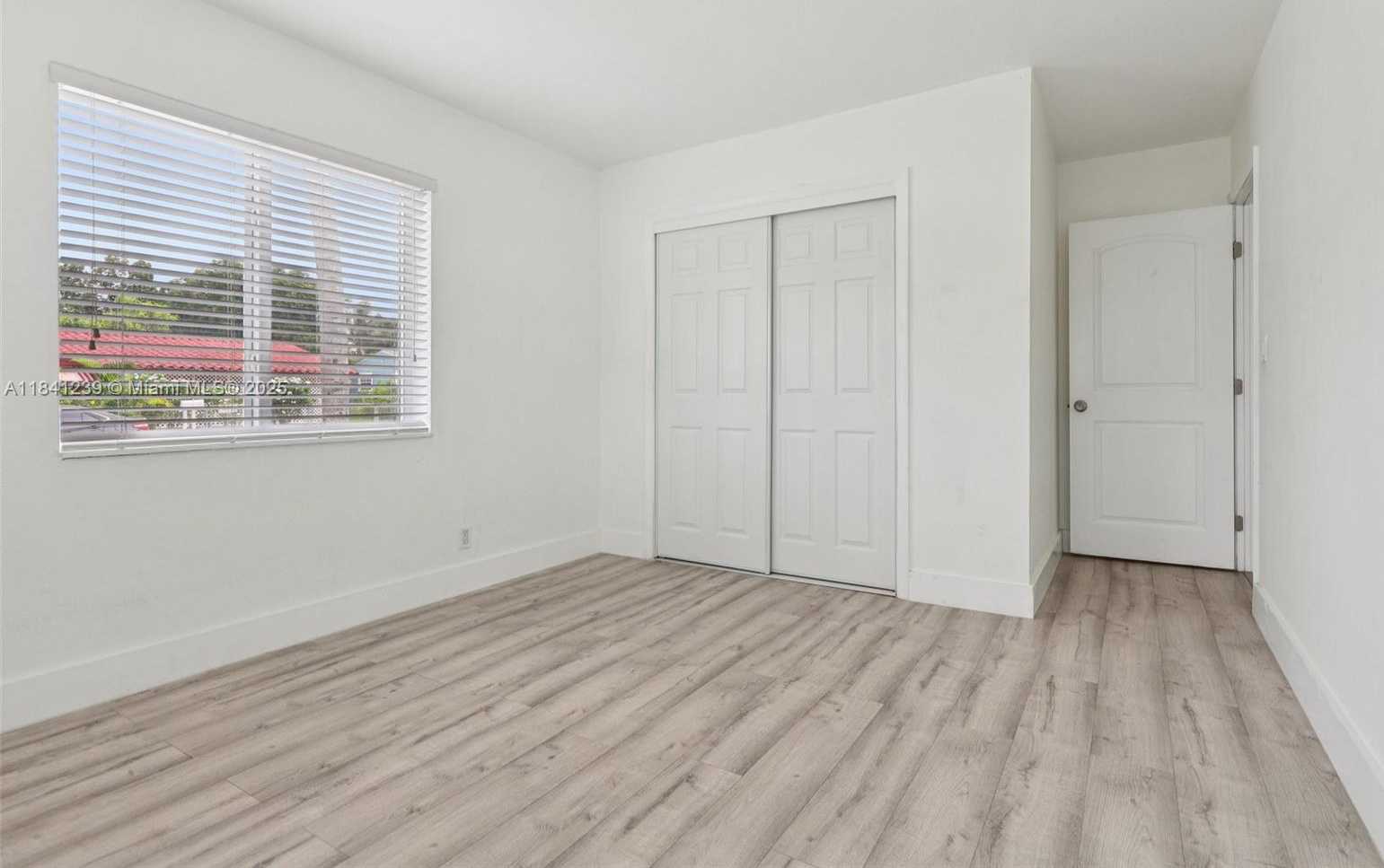 Small Image of 2455 WILEY CT, Hollywood Number 29