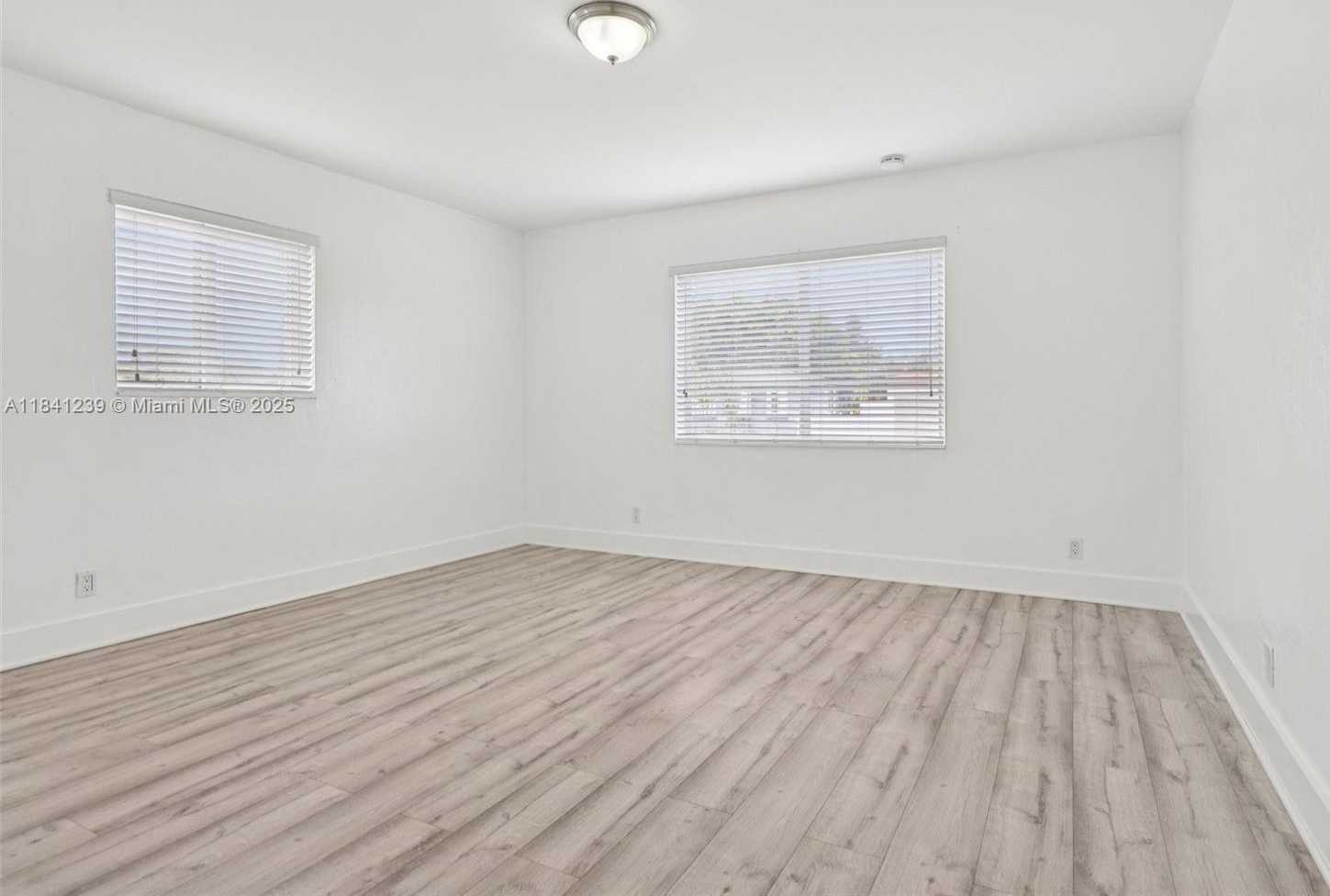 Small Image of 2455 WILEY CT, Hollywood Number 31