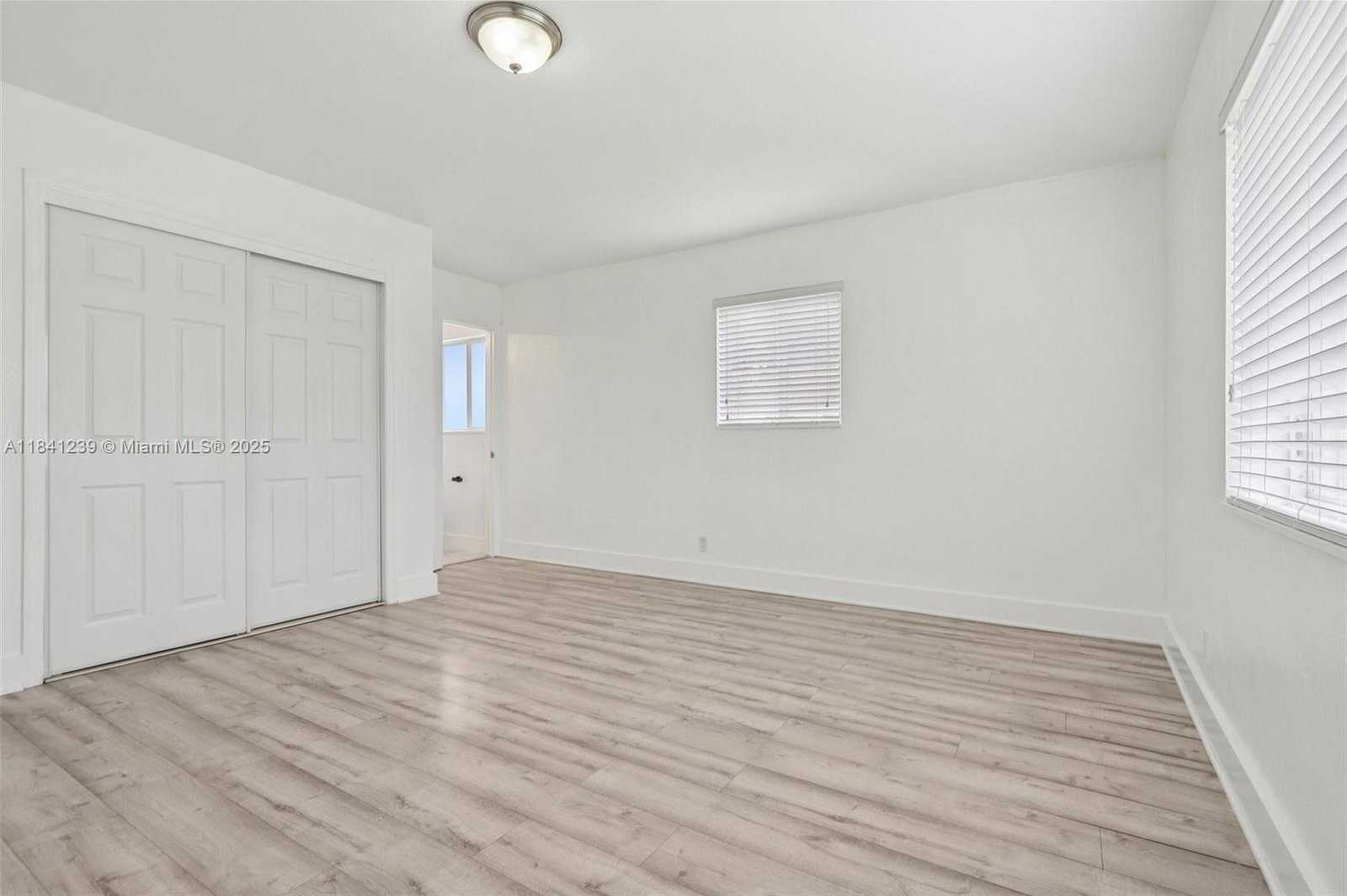Small Image of 2455 WILEY CT, Hollywood Number 32