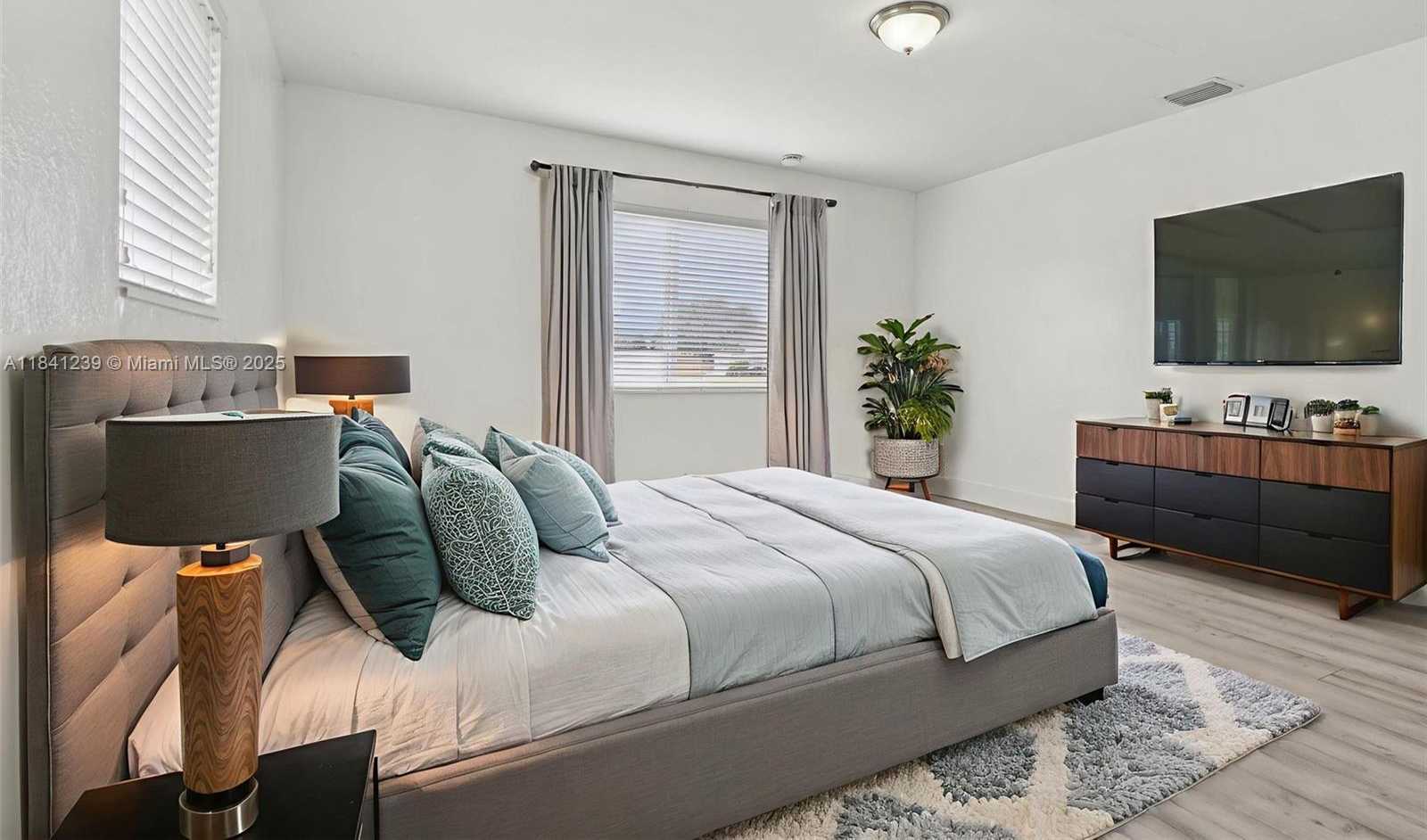 Small Image of 2455 WILEY CT, Hollywood Number 36