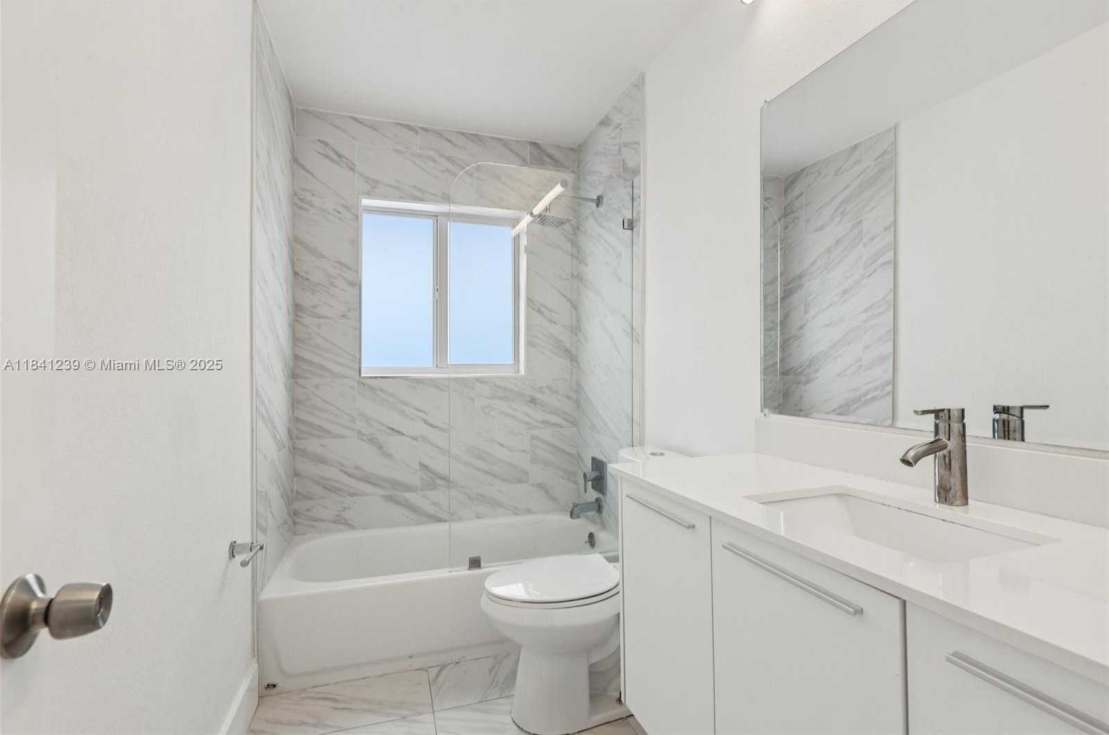 Small Image of 2455 WILEY CT, Hollywood Number 40